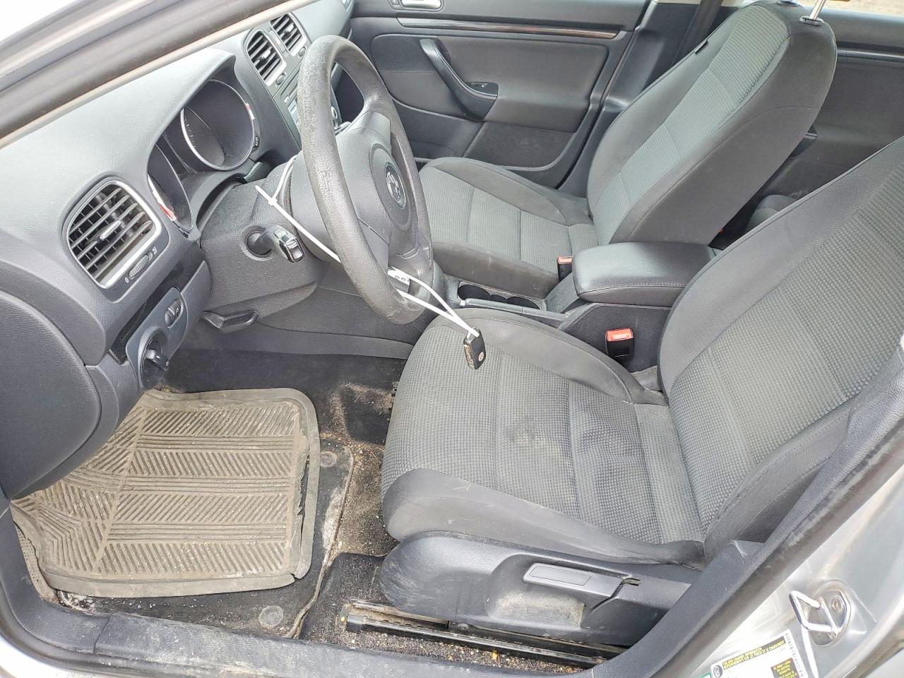 2010 Volkswagen Jetta S Silver vin: 3VWKX8AJ8AM621833
