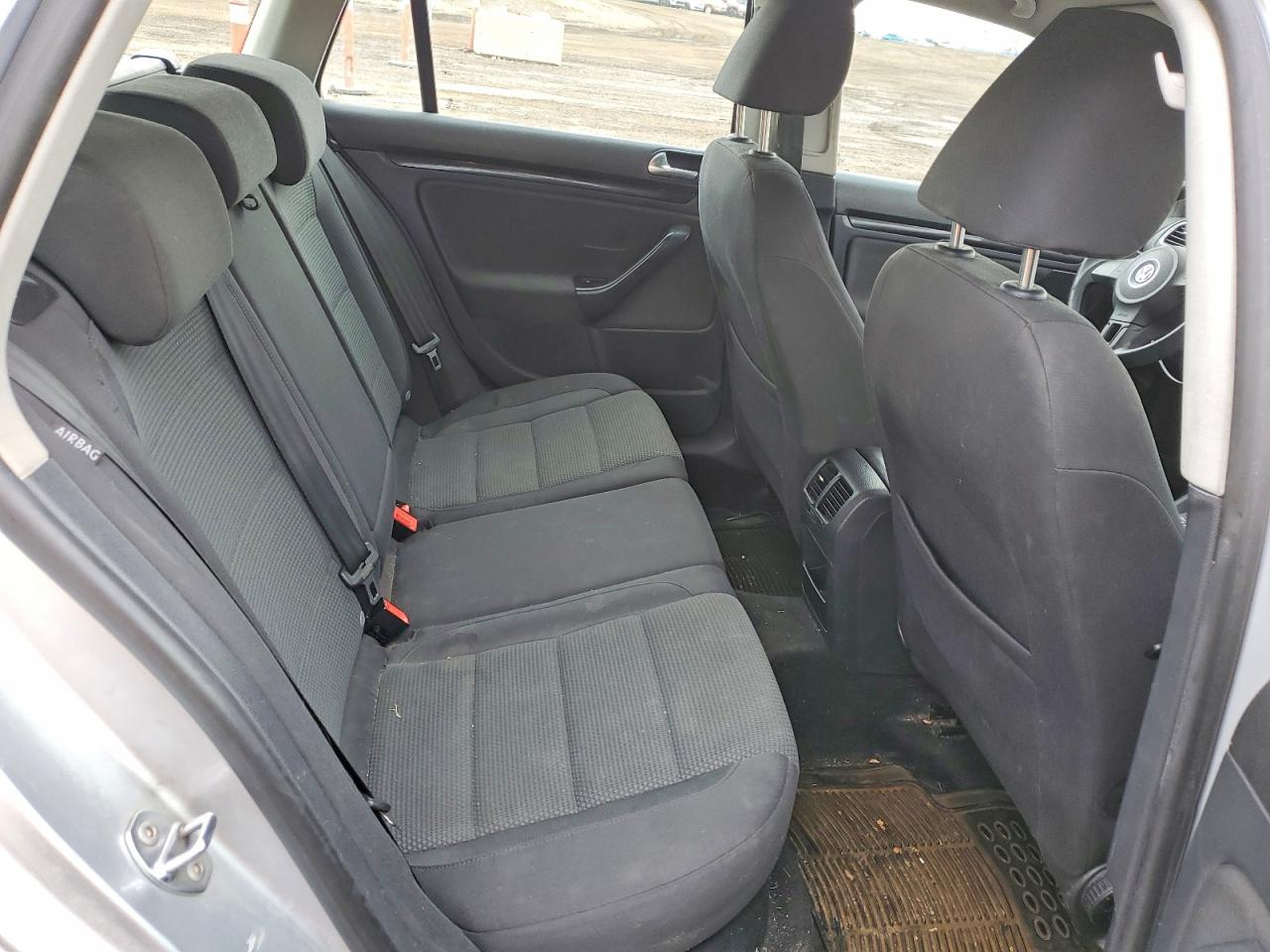 2010 Volkswagen Jetta S Silver vin: 3VWKX8AJ8AM621833