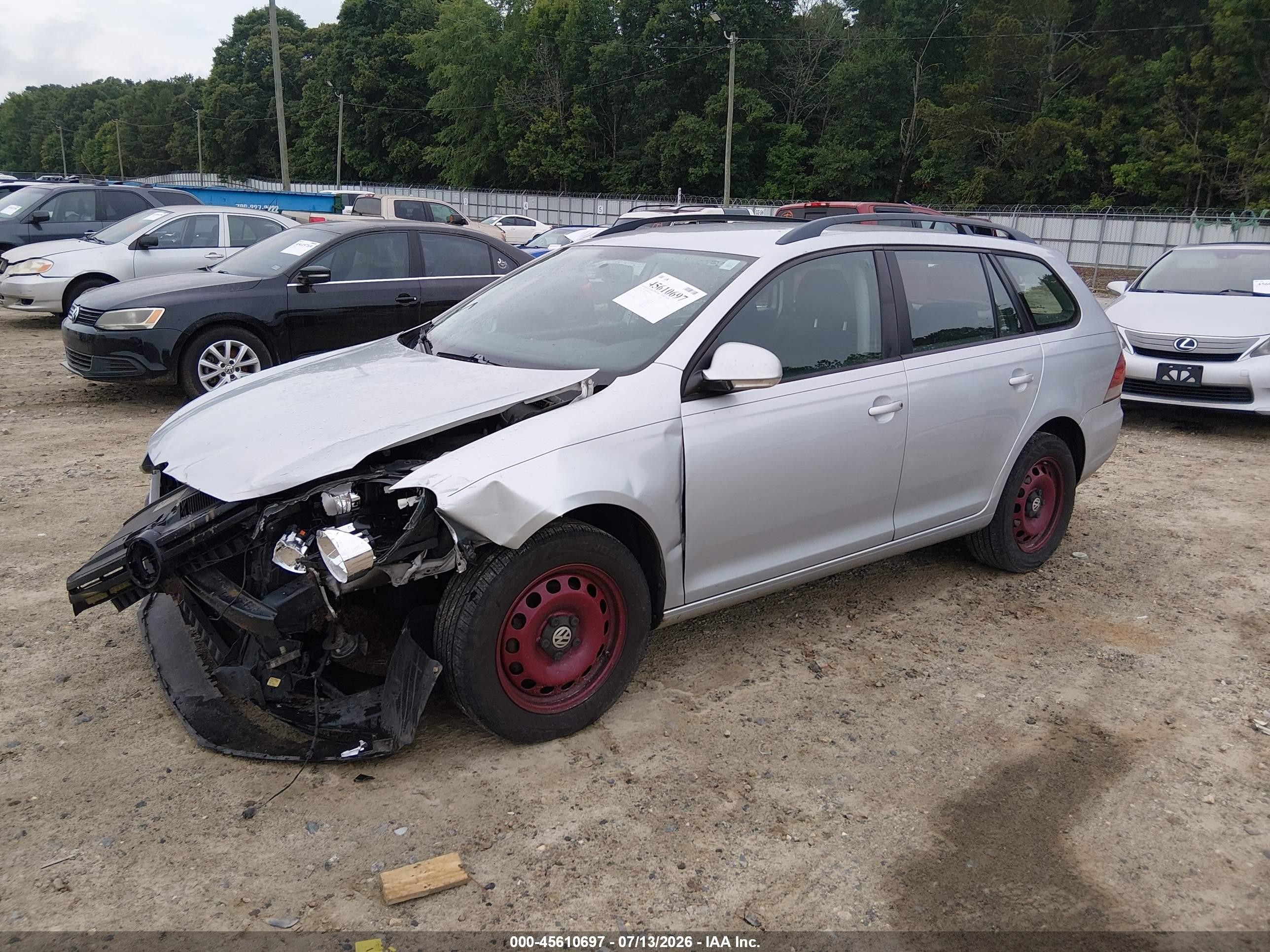 2010 Volkswagen Jetta S Серебряный vin: 3VWKZ7AJ6AM662112