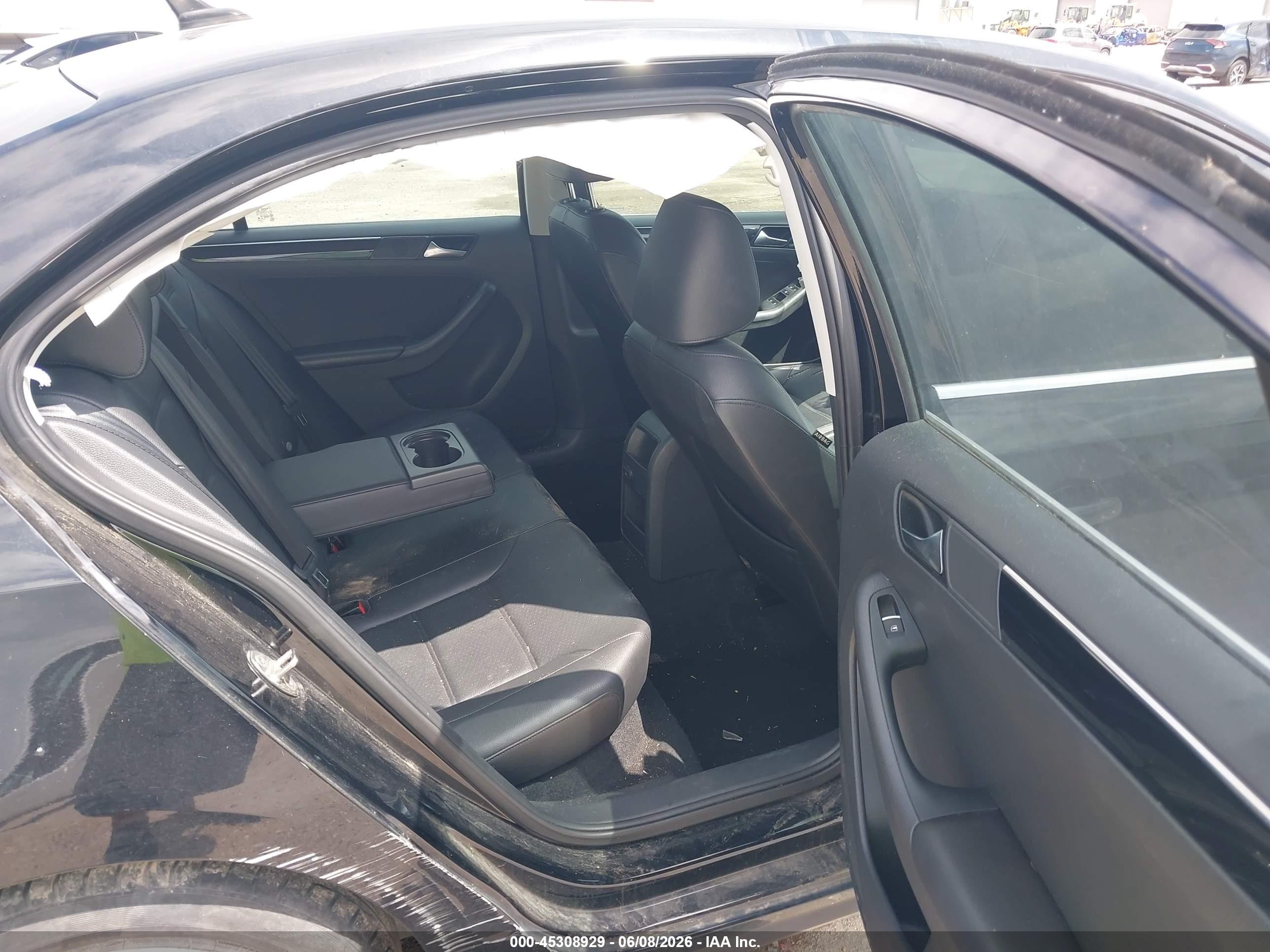 2016 Volkswagen Jetta 1.8t Sel Черный vin: 3VWL07AJ8GM242536