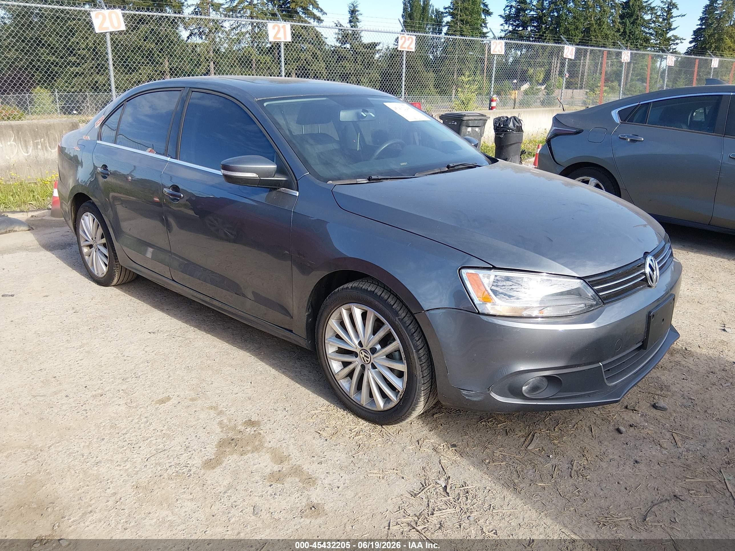 2014 Volkswagen Jetta 1.8t Sel Gray vin: 3VWL17AJ2EM384813