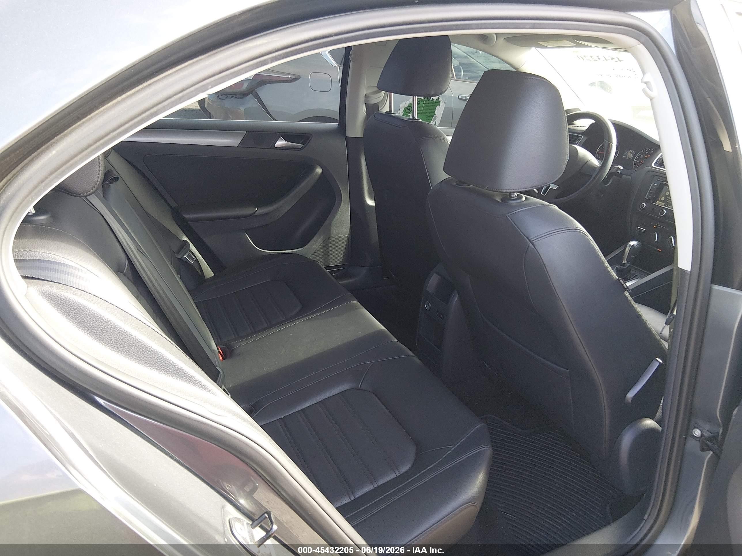 2014 Volkswagen Jetta 1.8t Sel Gray vin: 3VWL17AJ2EM384813
