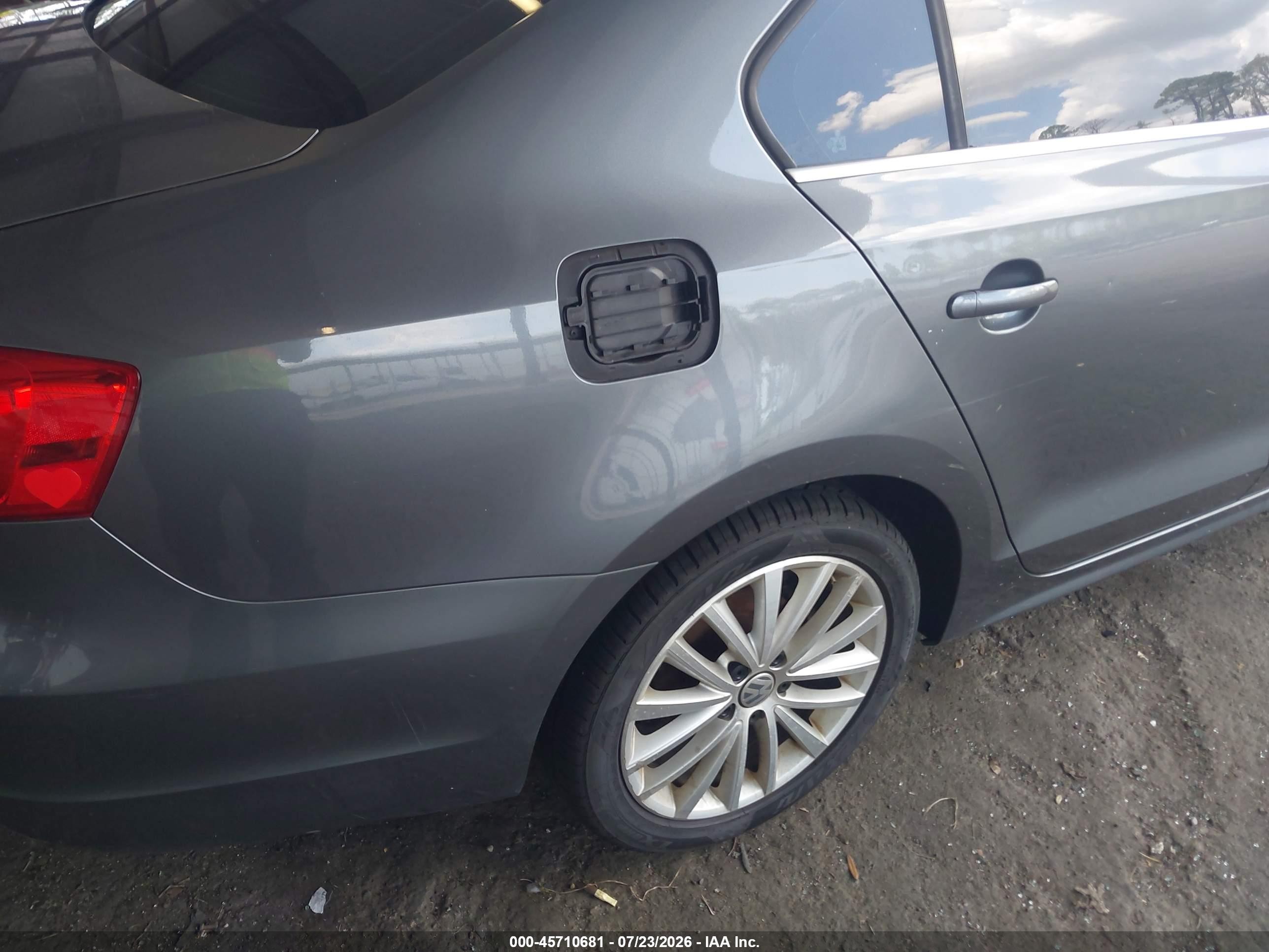 2014 Volkswagen Jetta 1.8t Sel Gray vin: 3VWL17AJ9EM293361
