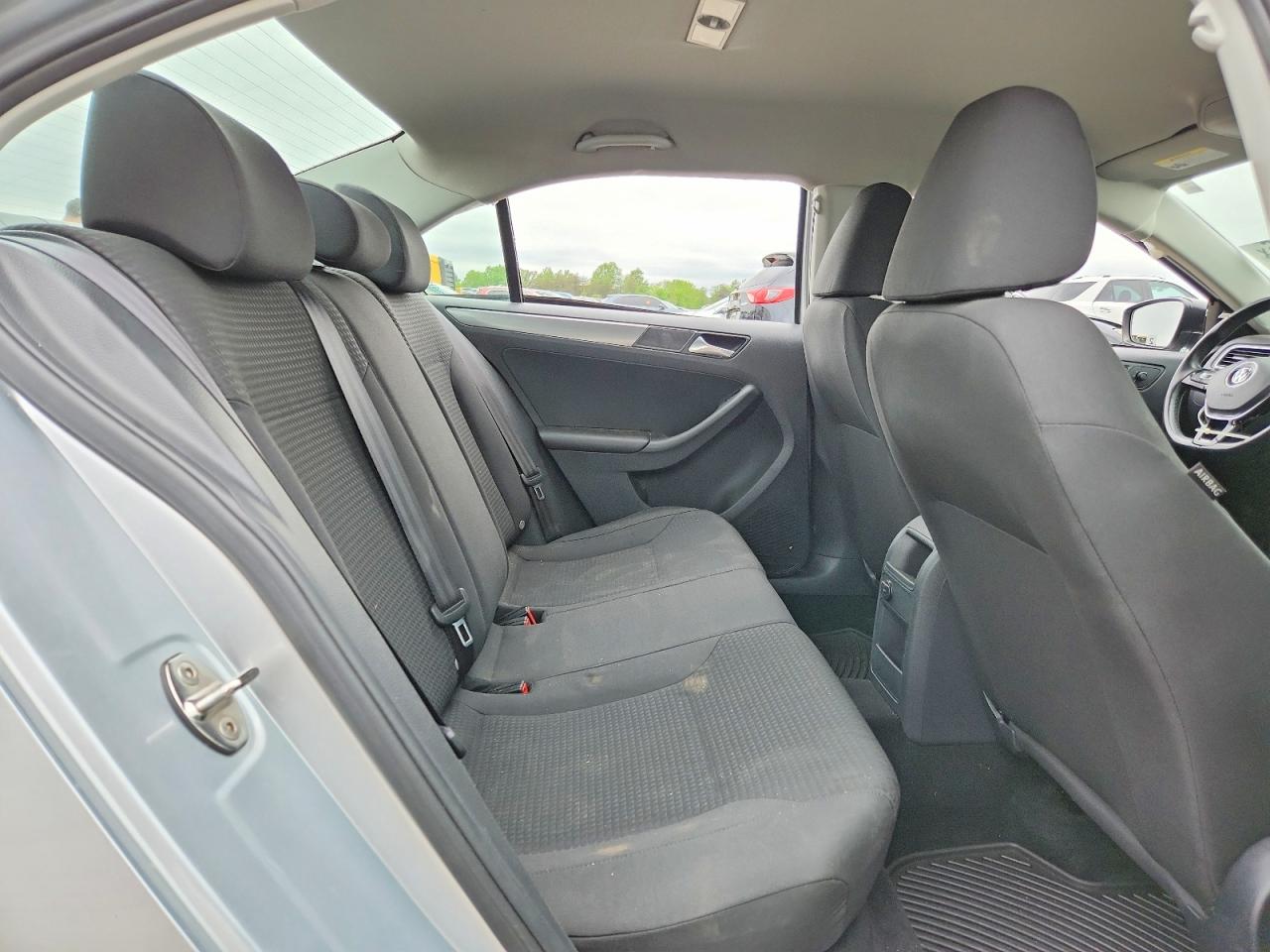 2015 Volkswagen Jetta Tdi Silver vin: 3VWLA7AJ2FM239143