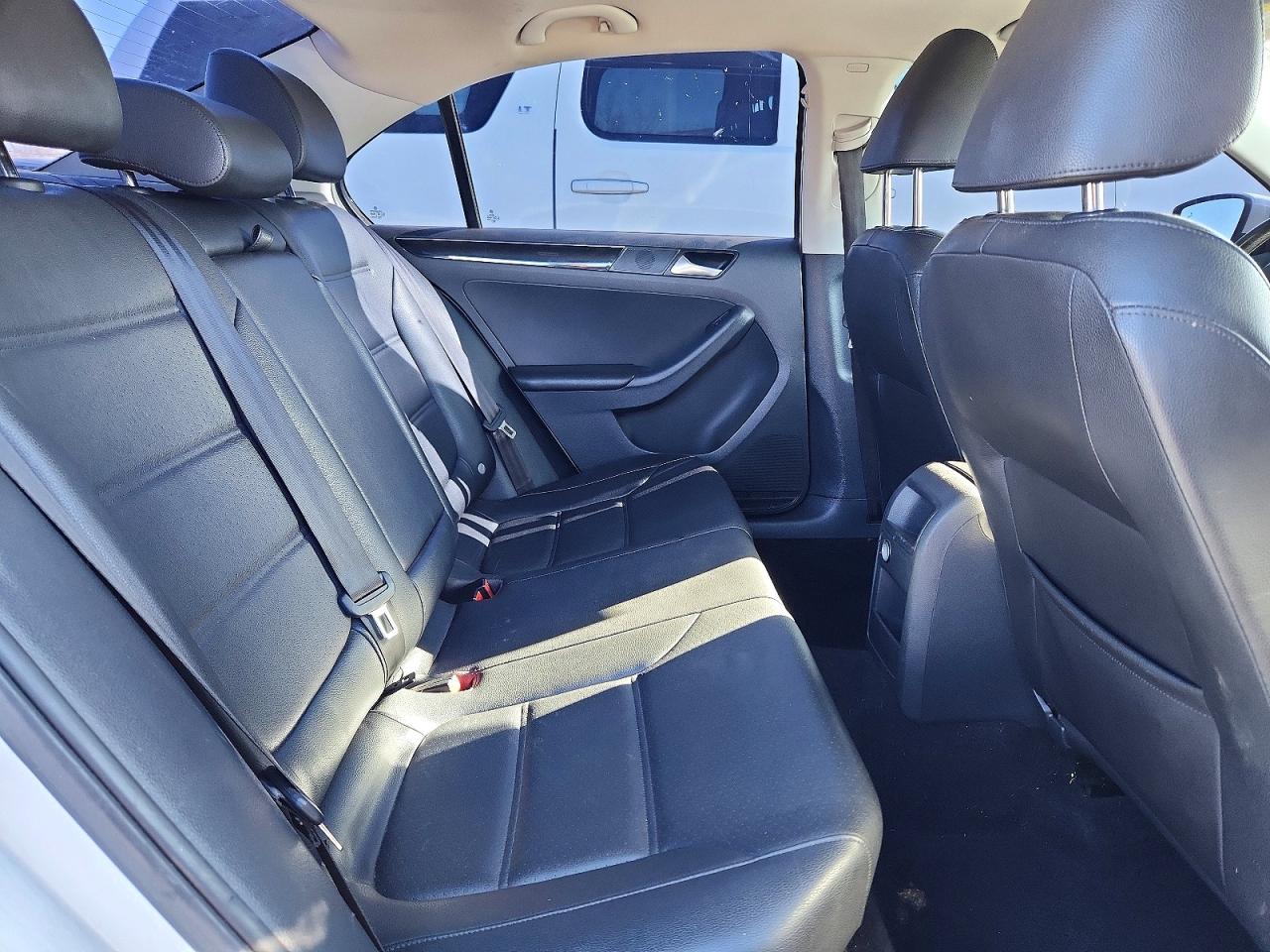 2015 Volkswagen Jetta Tdi White vin: 3VWLA7AJ5FM293200