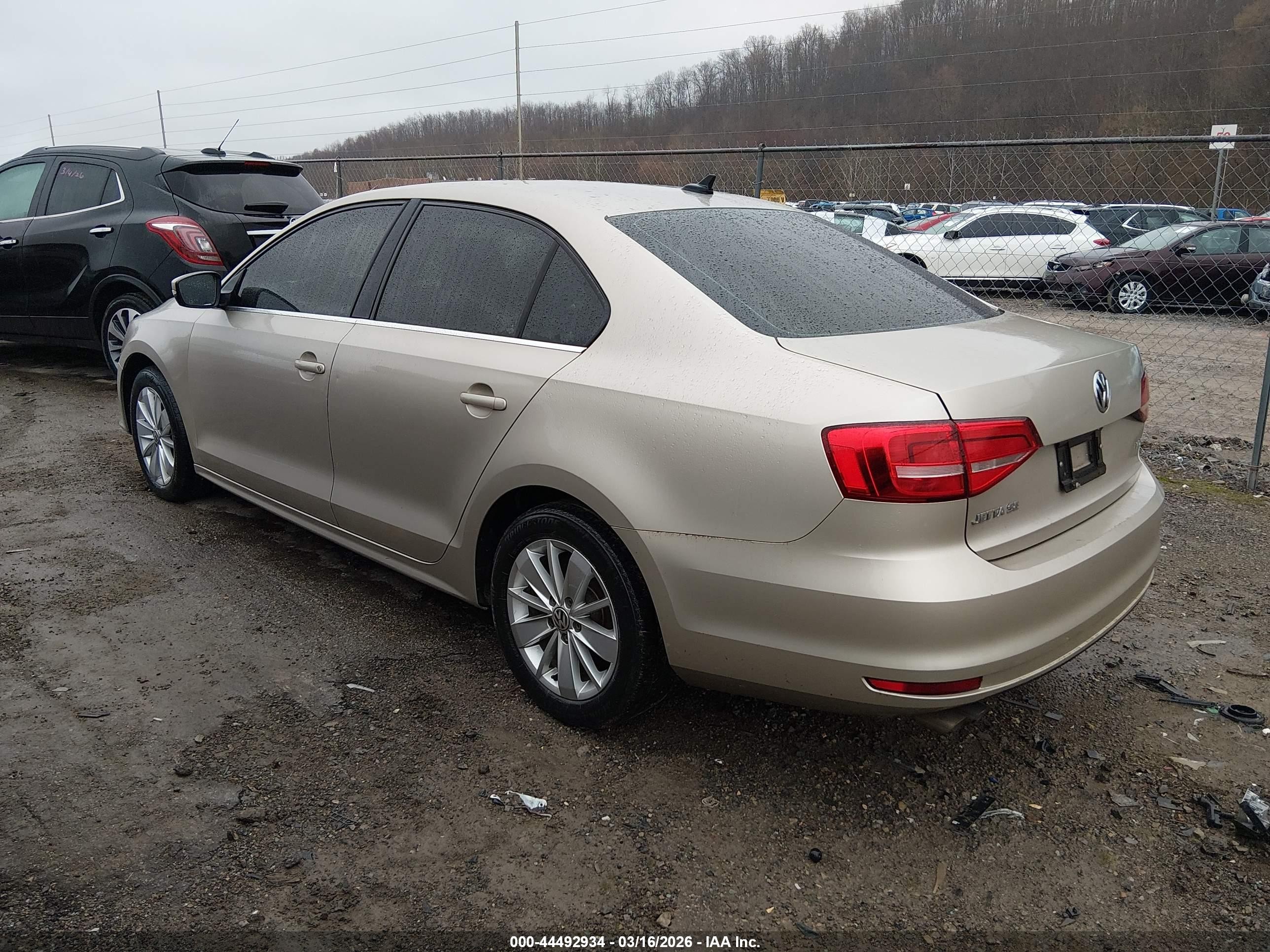 2015 Volkswagen Jetta 2.0l Tdi Se Gold vin: 3VWLA7AJ7FM255886