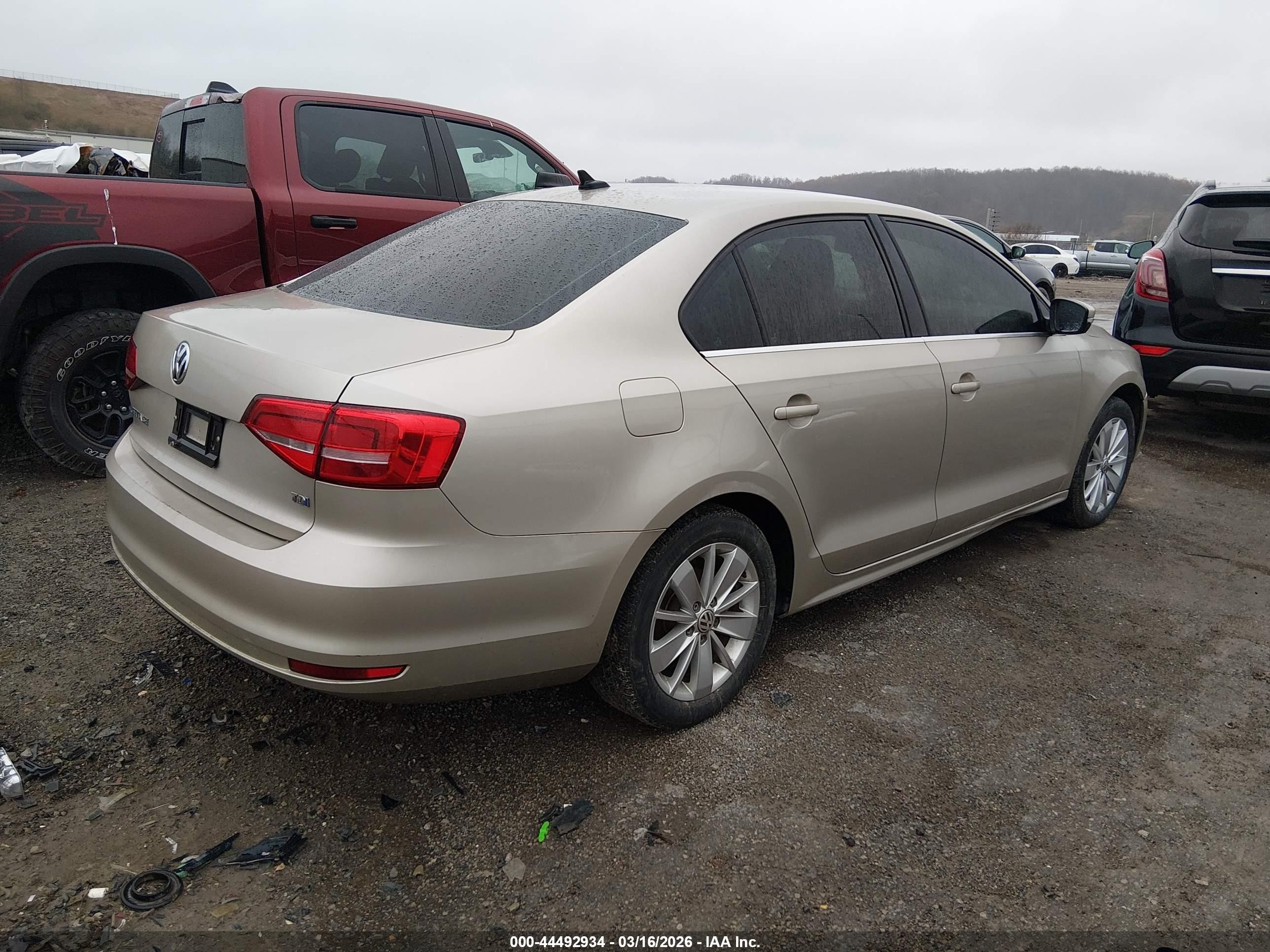 2015 Volkswagen Jetta 2.0l Tdi Se Gold vin: 3VWLA7AJ7FM255886