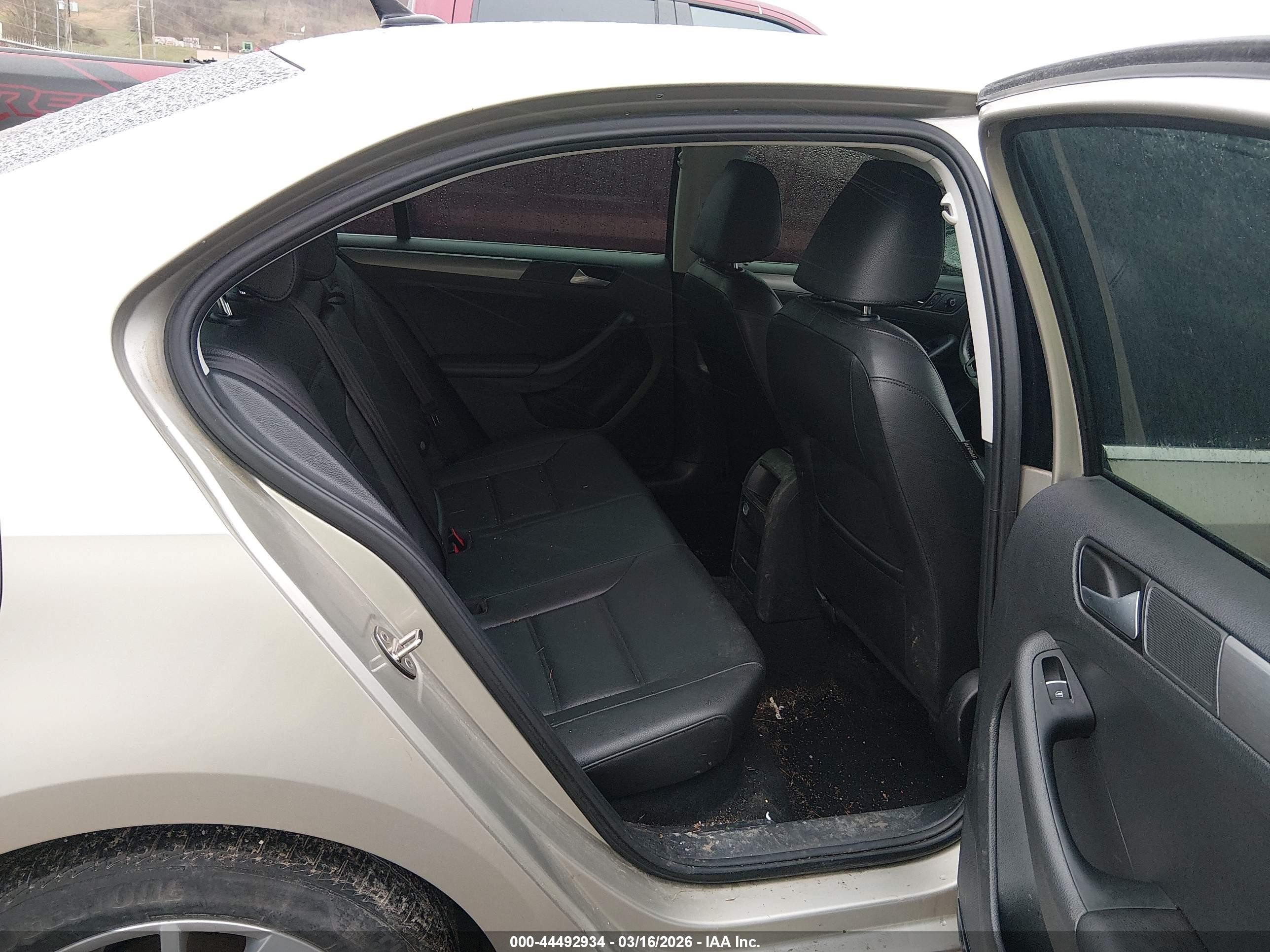 2015 Volkswagen Jetta 2.0l Tdi Se Gold vin: 3VWLA7AJ7FM255886