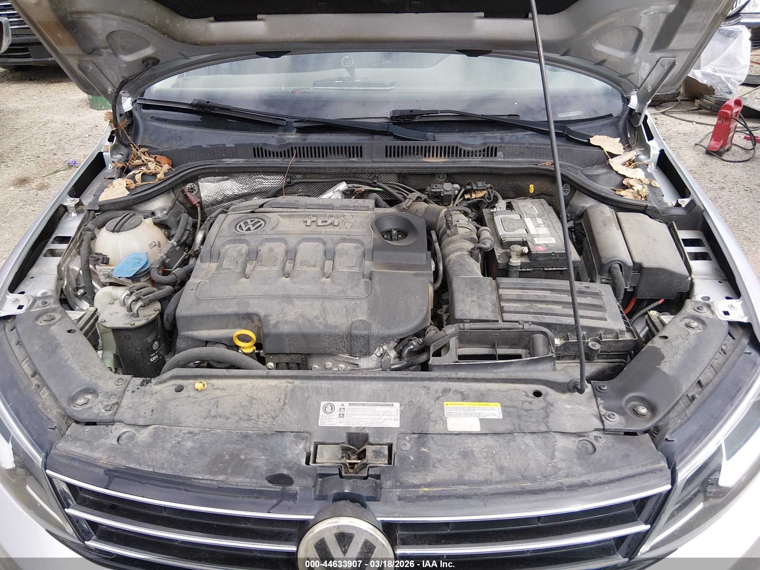 2015 Volkswagen Jetta 2.0l Tdi Sel Серебряный vin: 3VWLA7AJ7FM265415