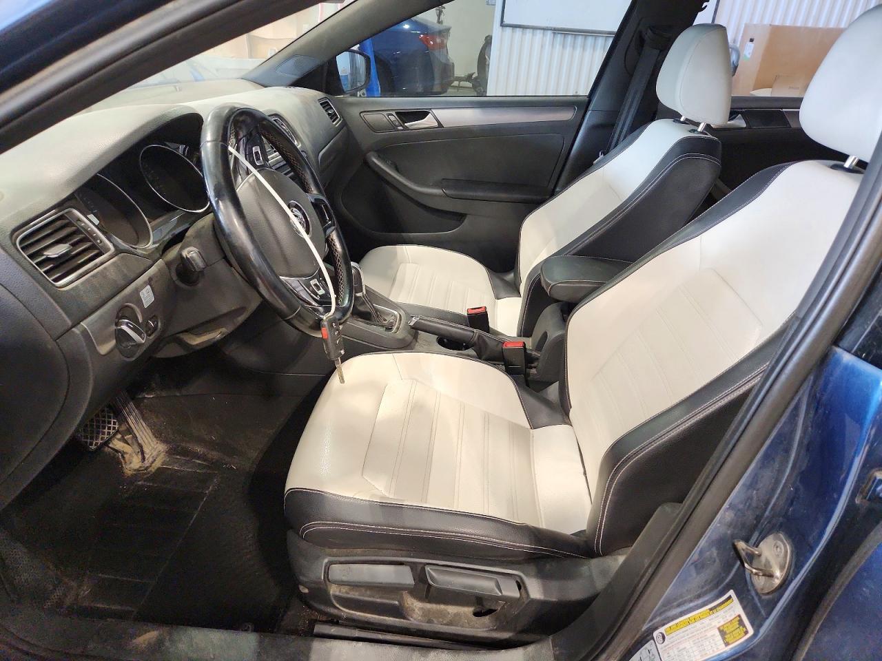 2015 Volkswagen Jetta Tdi Синий vin: 3VWLA7AJ8FM210486