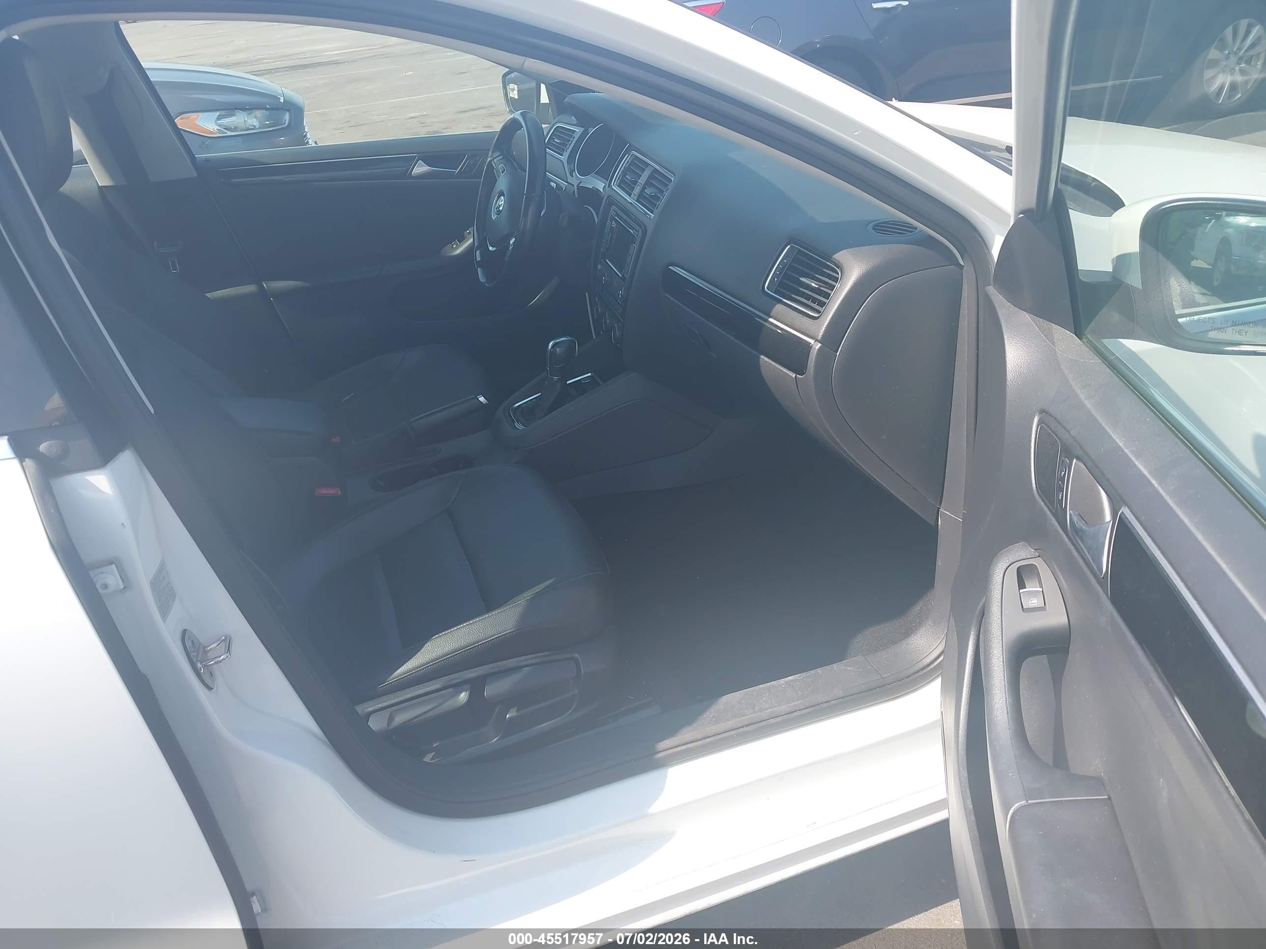 2015 Volkswagen Jetta 2.0l Tdi Sel Белый vin: 3VWLA7AJ8FM229314