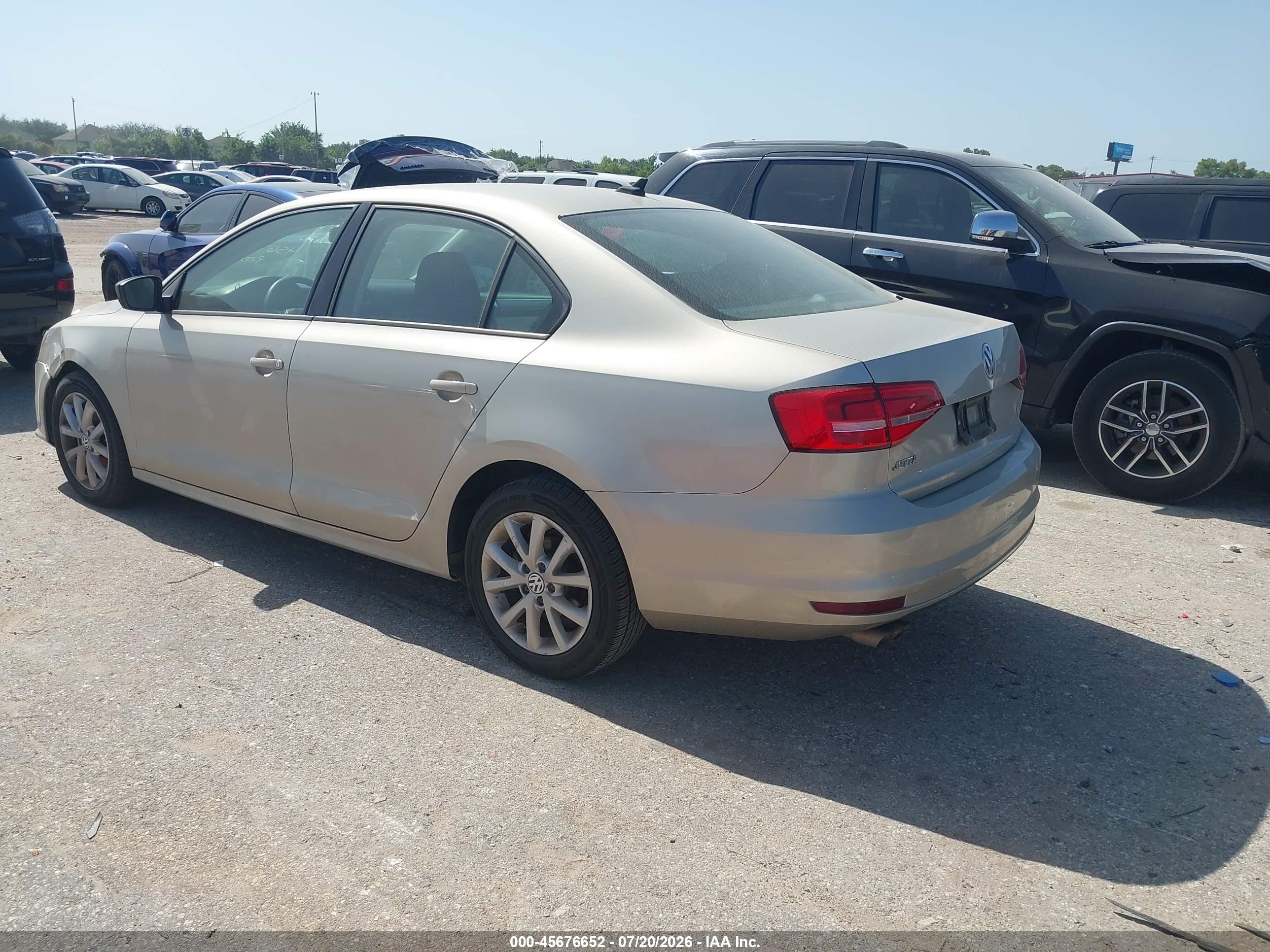 2015 Volkswagen Jetta 2.0l Tdi S Золотой vin: 3VWLA7AJXFM263299