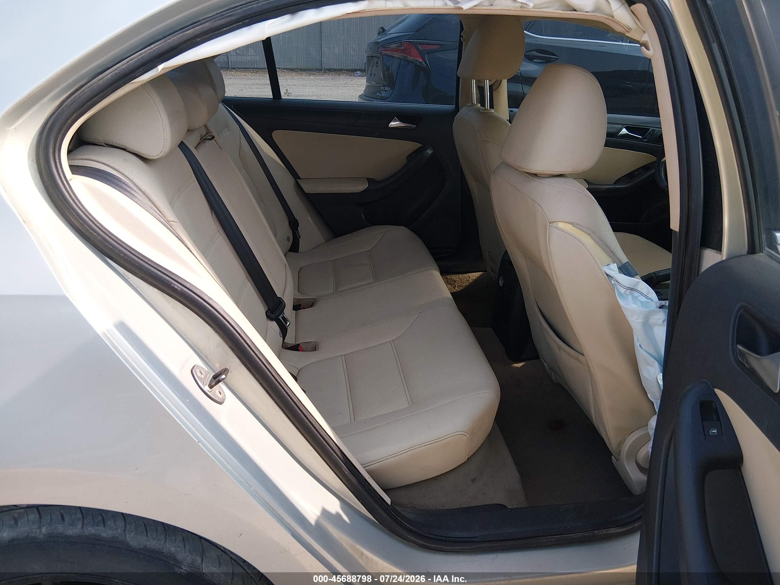 2011 Volkswagen Jetta 2.0l Tdi Silver vin: 3VWLL7AJ0BM121774