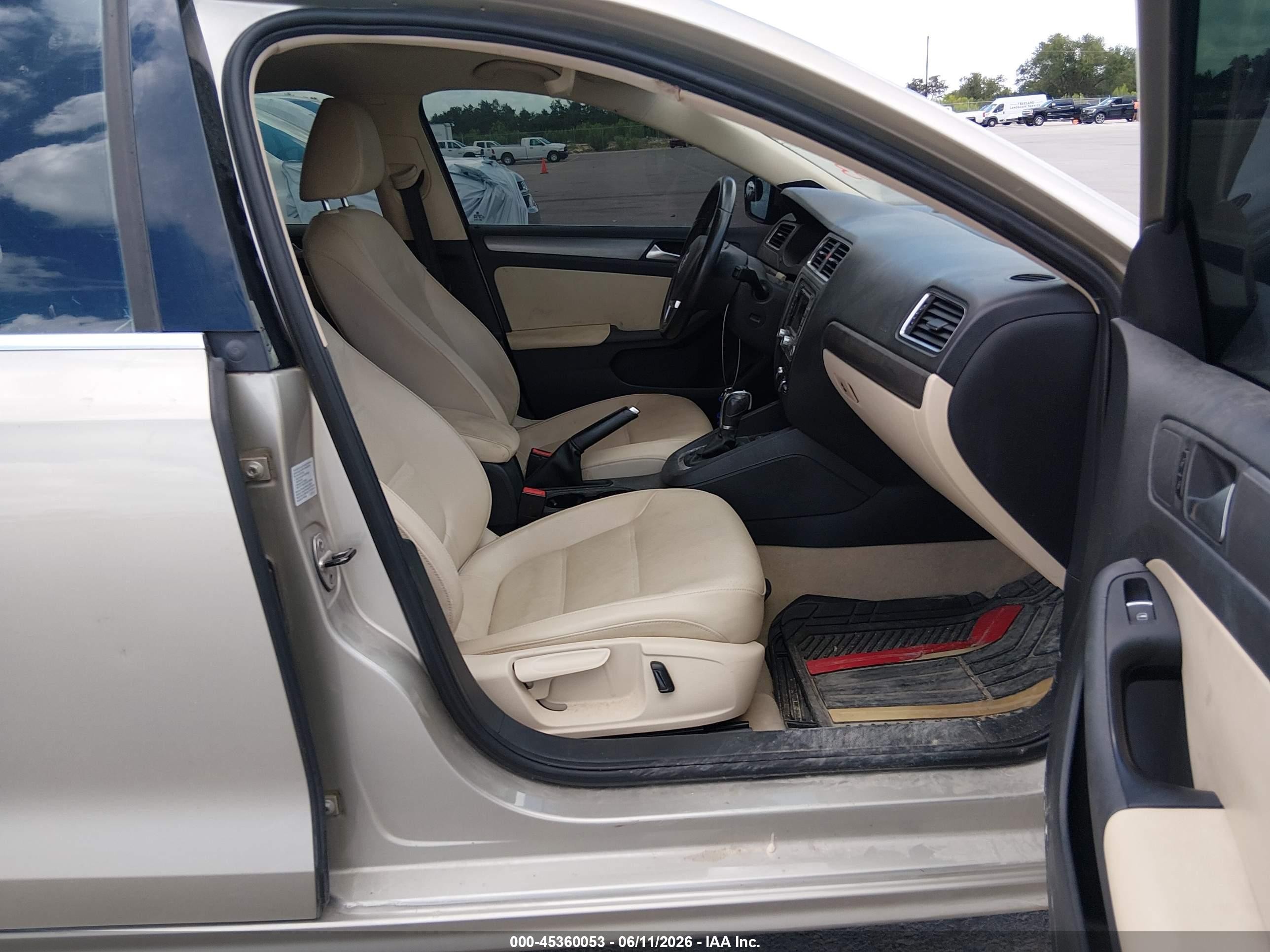 2013 Volkswagen Jetta 2.0l Tdi Tan vin: 3VWLL7AJ0DM231047