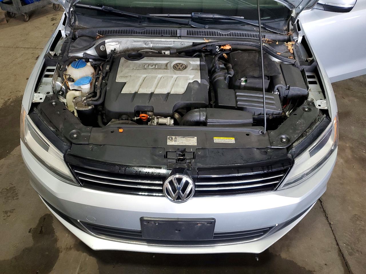 2013 Volkswagen Jetta Tdi Silver vin: 3VWLL7AJ0DM405781