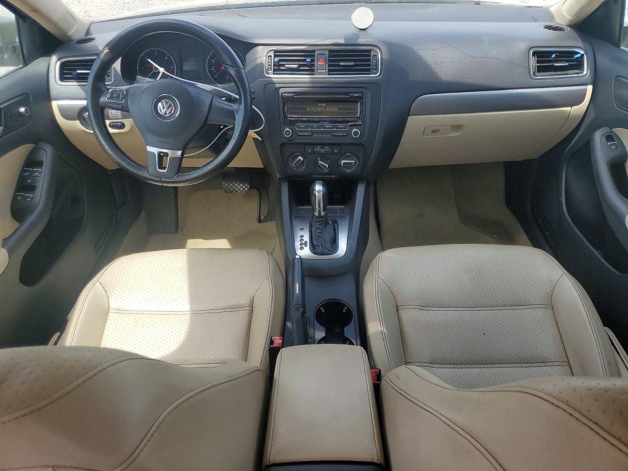 2014 Volkswagen Jetta Tdi Beige vin: 3VWLL7AJ0EM207011