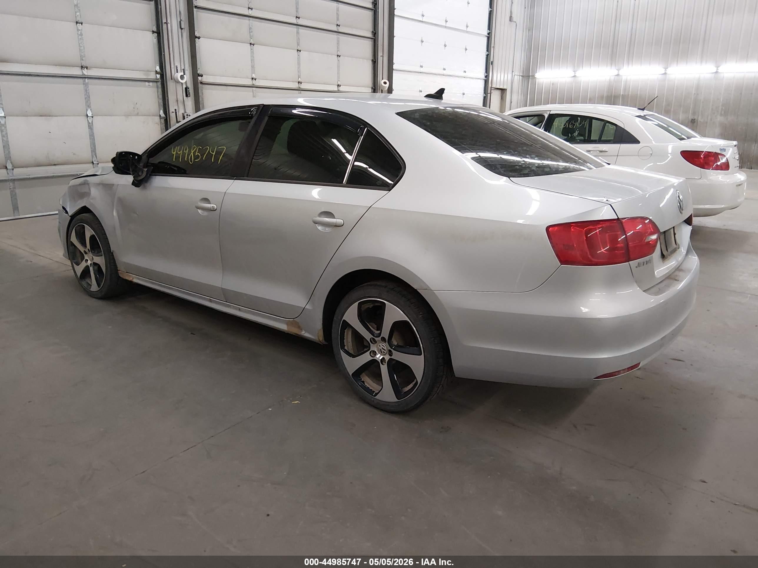 2012 Volkswagen Jetta 2.0l Tdi Серебряный vin: 3VWLL7AJ1CM010751