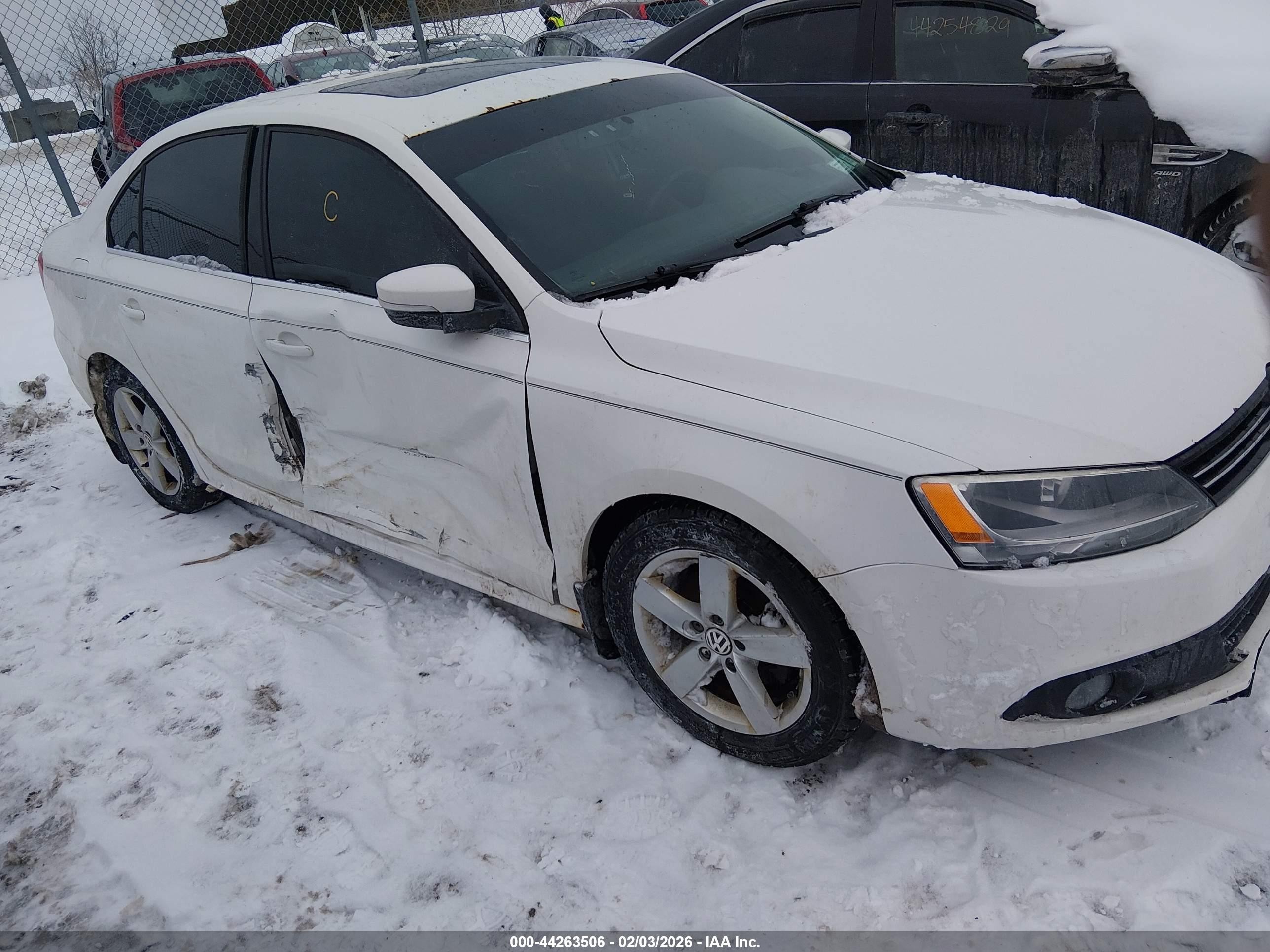 3VWLL7AJ1CM017585