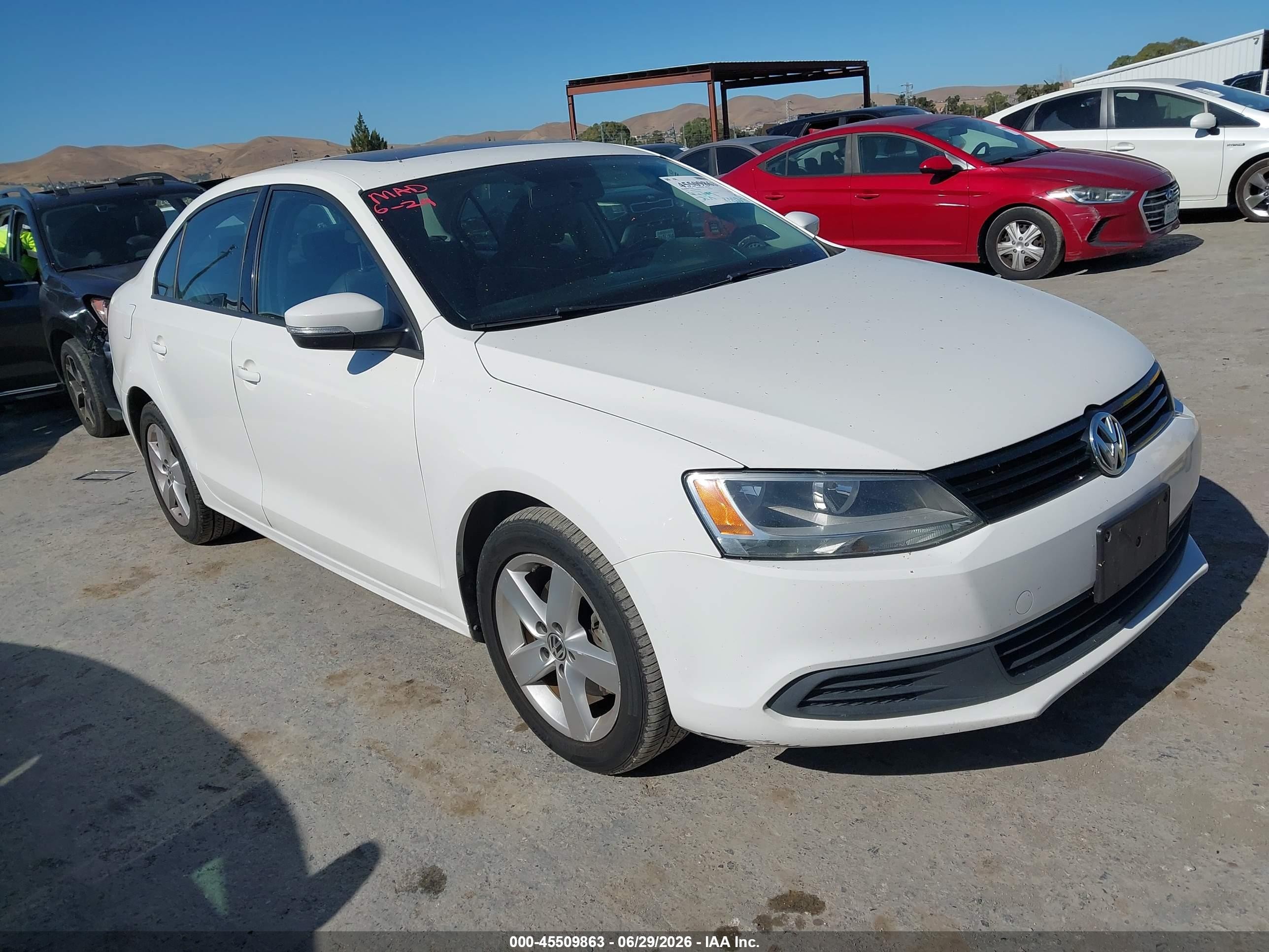 2012 Volkswagen Jetta 2.0l Tdi White vin: 3VWLL7AJ1CM428372