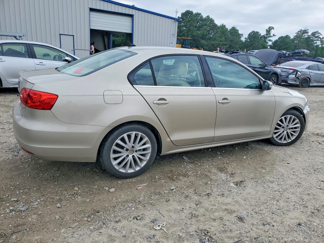 2014 Volkswagen Jetta Tdi Beige vin: 3VWLL7AJ1EM244598