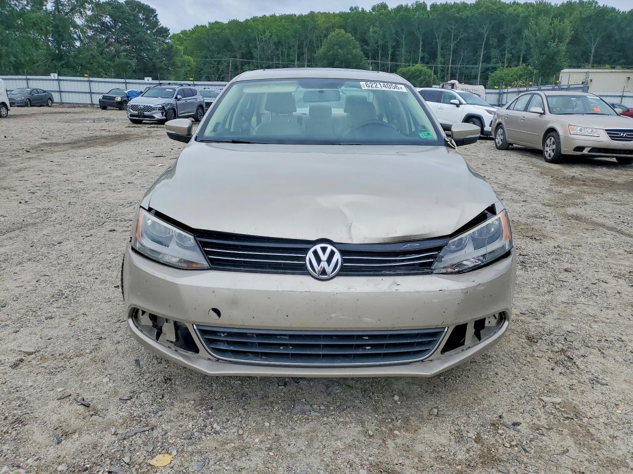 2014 Volkswagen Jetta Tdi Beige vin: 3VWLL7AJ1EM244598