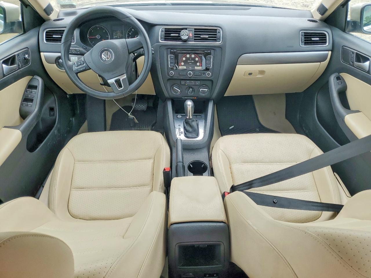 2014 Volkswagen Jetta Tdi Beige vin: 3VWLL7AJ1EM244598