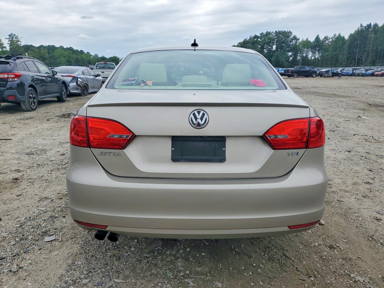 2014 Volkswagen Jetta Tdi Beige vin: 3VWLL7AJ1EM244598