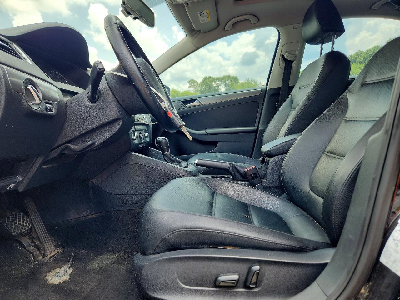 2014 Volkswagen Jetta Tdi Black vin: 3VWLL7AJ1EM366085
