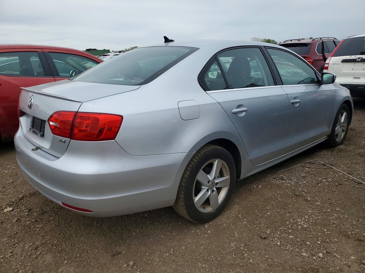 2014 Volkswagen Jetta Tdi Серебряный vin: 3VWLL7AJ1EM402499