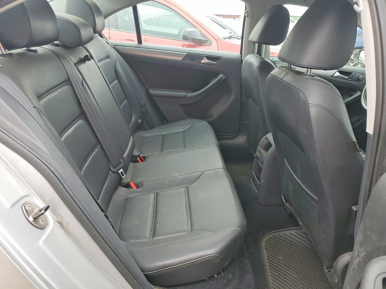 2014 Volkswagen Jetta Tdi Серебряный vin: 3VWLL7AJ1EM402499