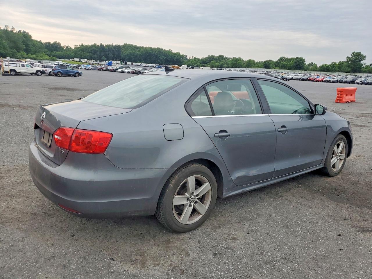 2014 Volkswagen Jetta Tdi Gray vin: 3VWLL7AJ1EM416970