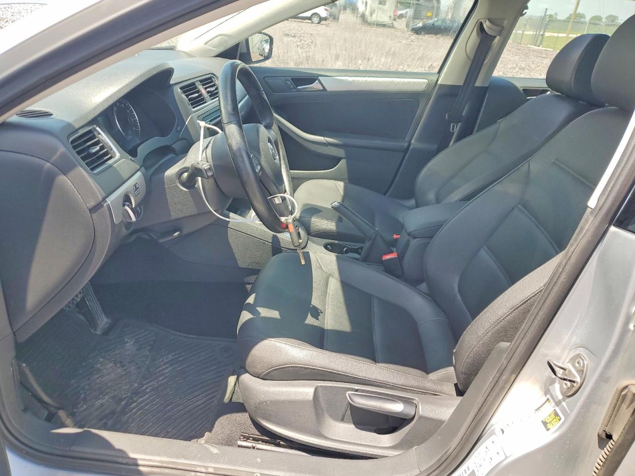 2012 Volkswagen Jetta Tdi Silver vin: 3VWLL7AJ2CM026490