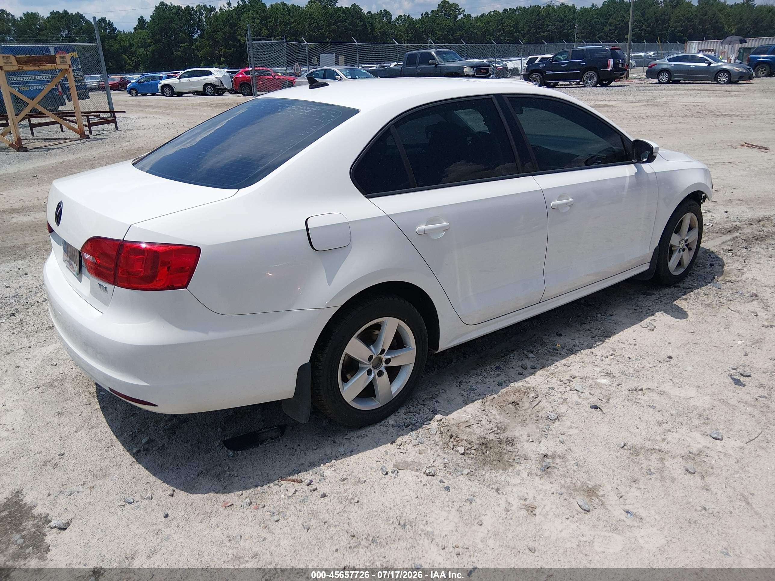 2012 Volkswagen Jetta 2.0l Tdi Белый vin: 3VWLL7AJ2CM033021