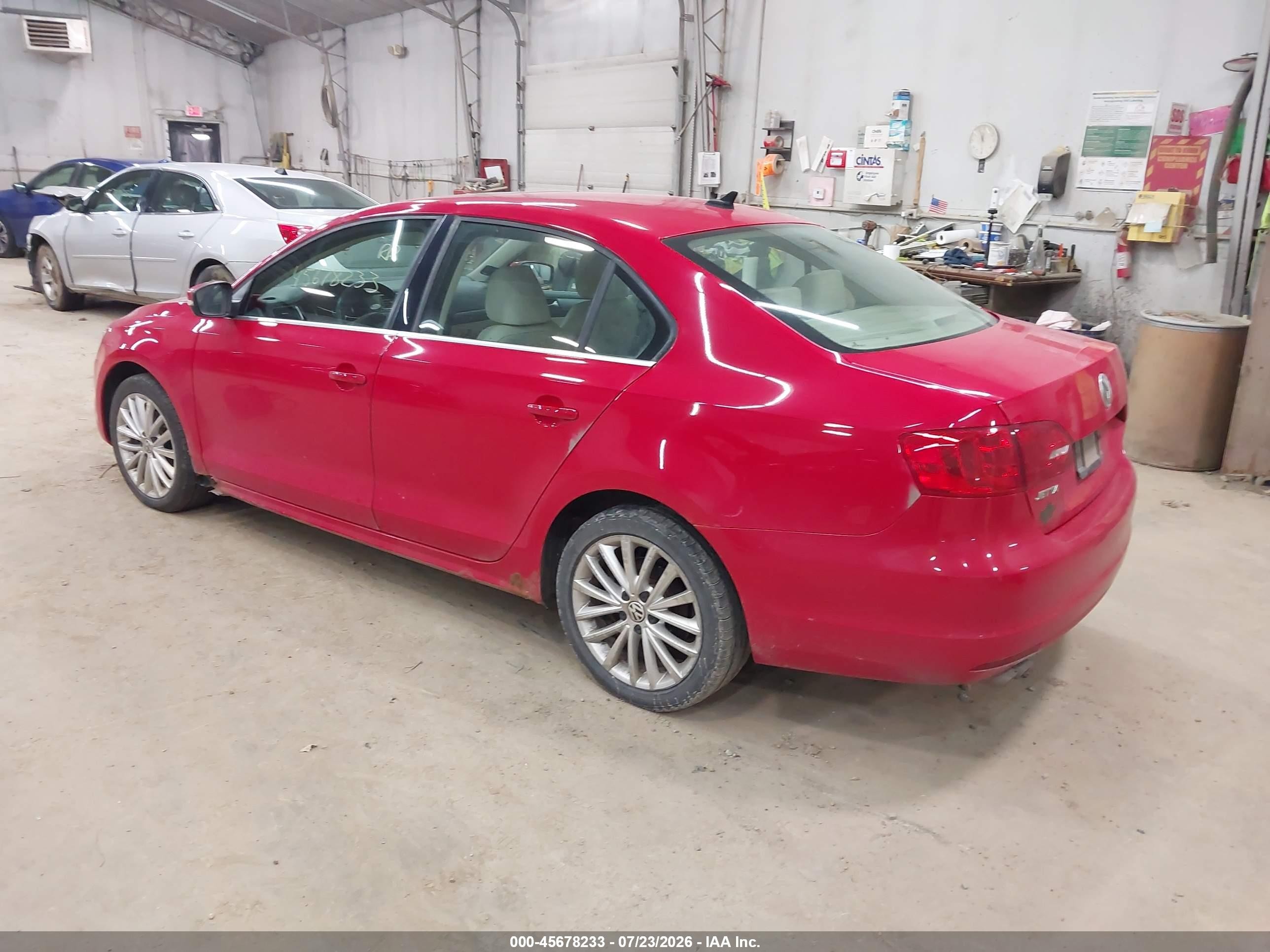 2013 Volkswagen Jetta 2.0l Tdi Red vin: 3VWLL7AJ2DM202715