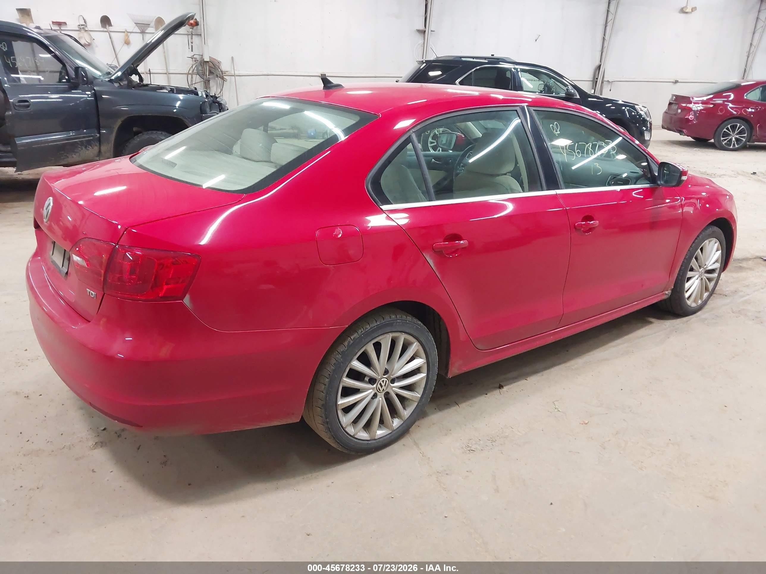 2013 Volkswagen Jetta 2.0l Tdi Red vin: 3VWLL7AJ2DM202715