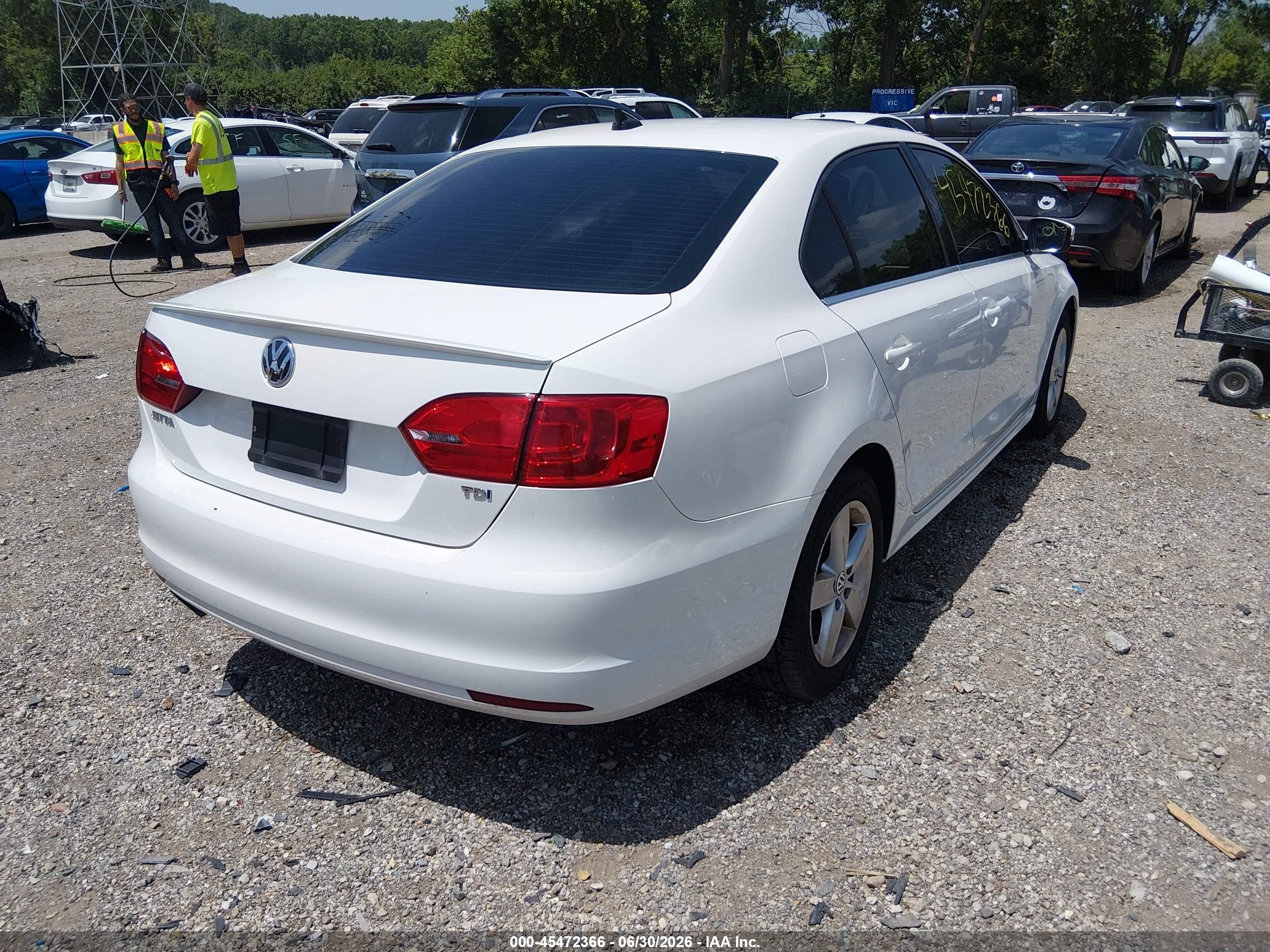 2014 Volkswagen Jetta 2.0l Tdi White vin: 3VWLL7AJ2EM370694