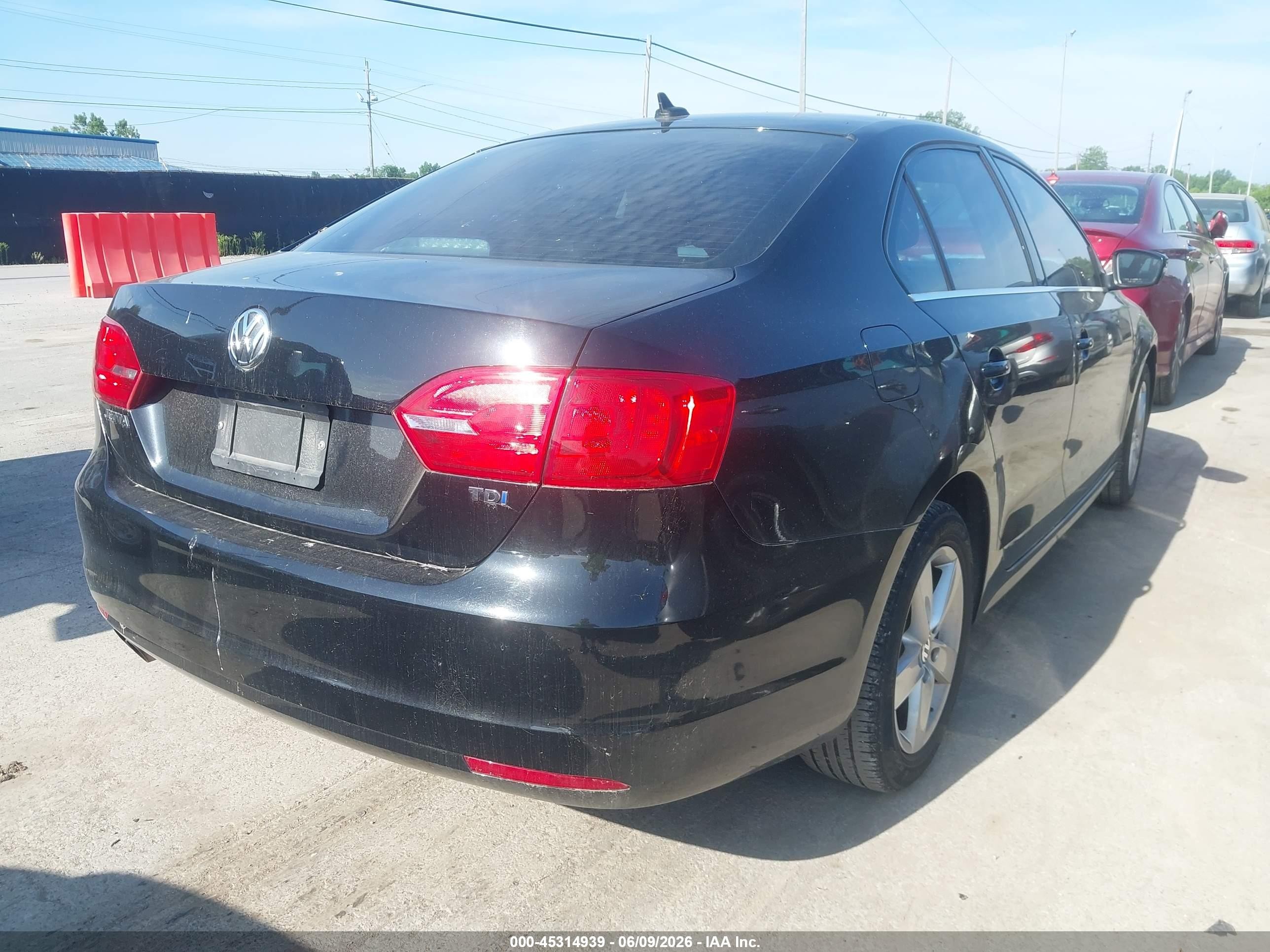 2014 Volkswagen Jetta 2.0l Tdi Черный vin: 3VWLL7AJ2EM394476