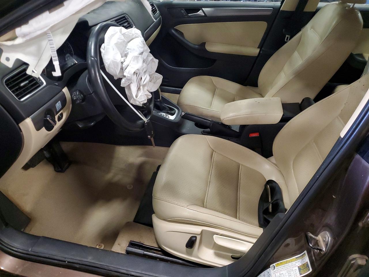 2013 Volkswagen Jetta Tdi Brown vin: 3VWLL7AJ3DM441223