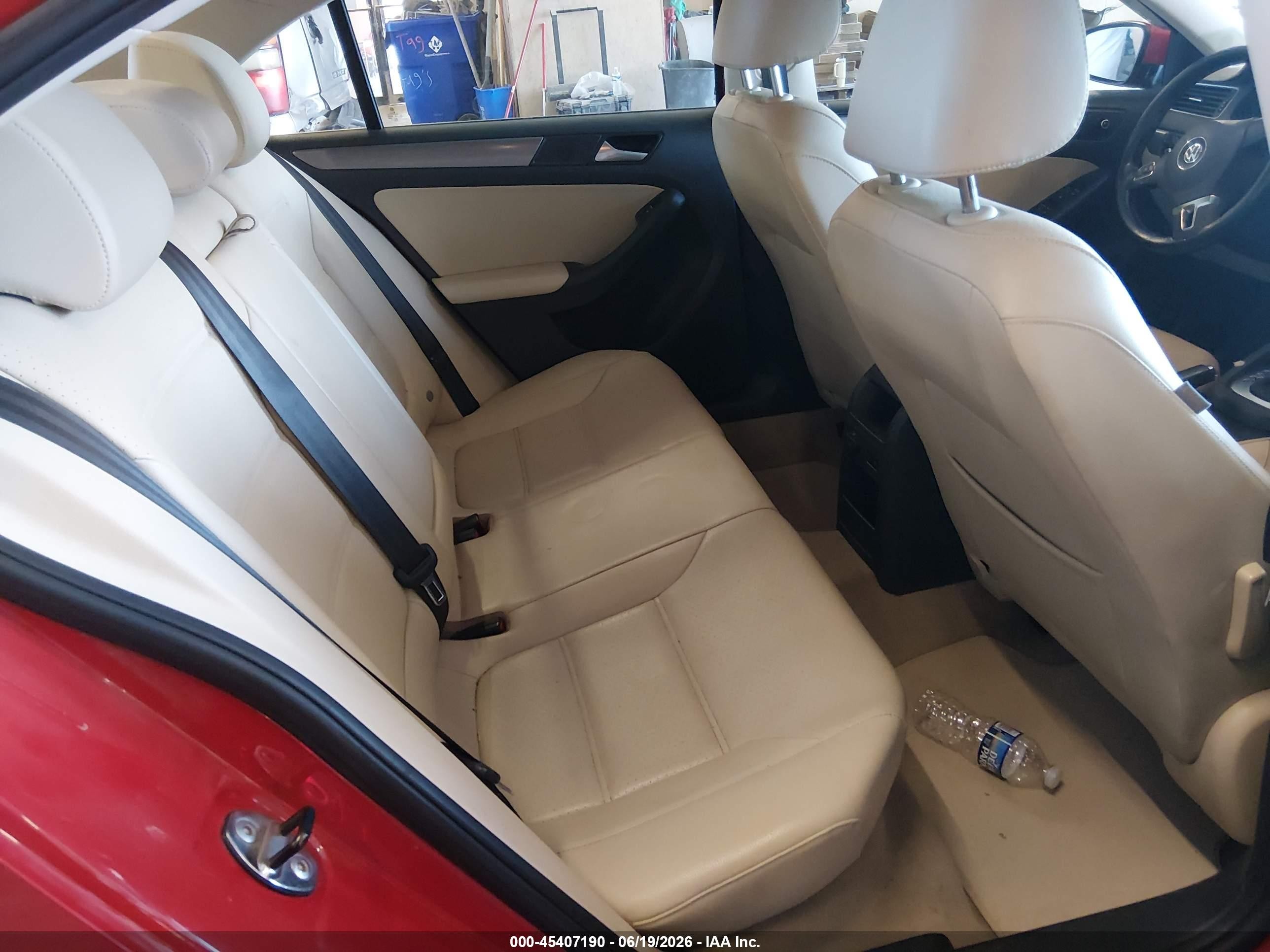2014 Volkswagen Jetta 2.0l Tdi Red vin: 3VWLL7AJ3EM248670