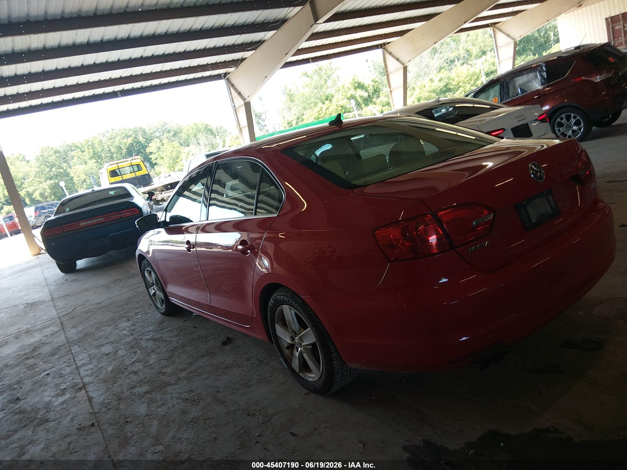 2014 Volkswagen Jetta 2.0l Tdi Red vin: 3VWLL7AJ3EM248670