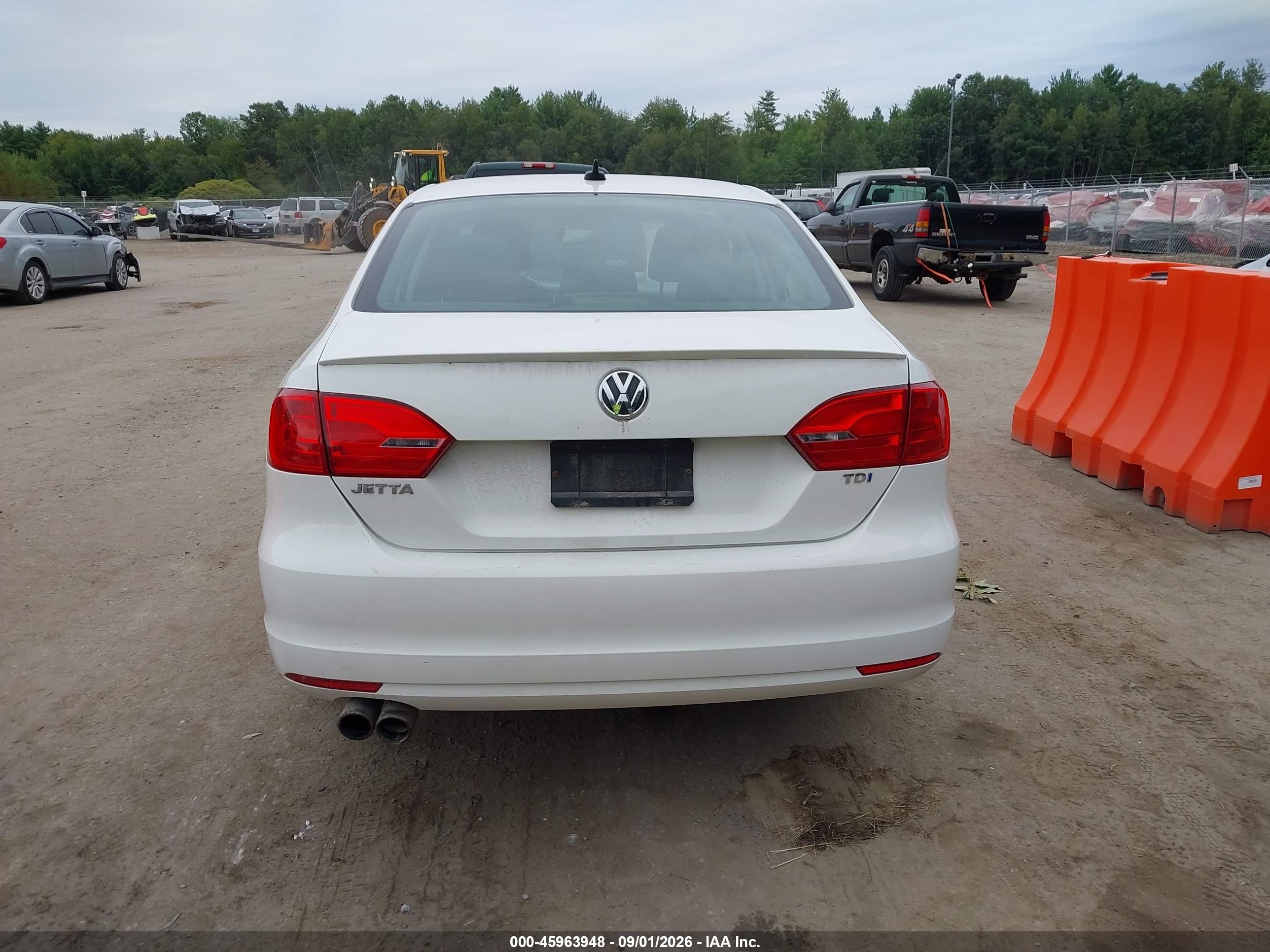 2011 Volkswagen Jetta 2.0l Tdi White vin: 3VWLL7AJ4BM093106