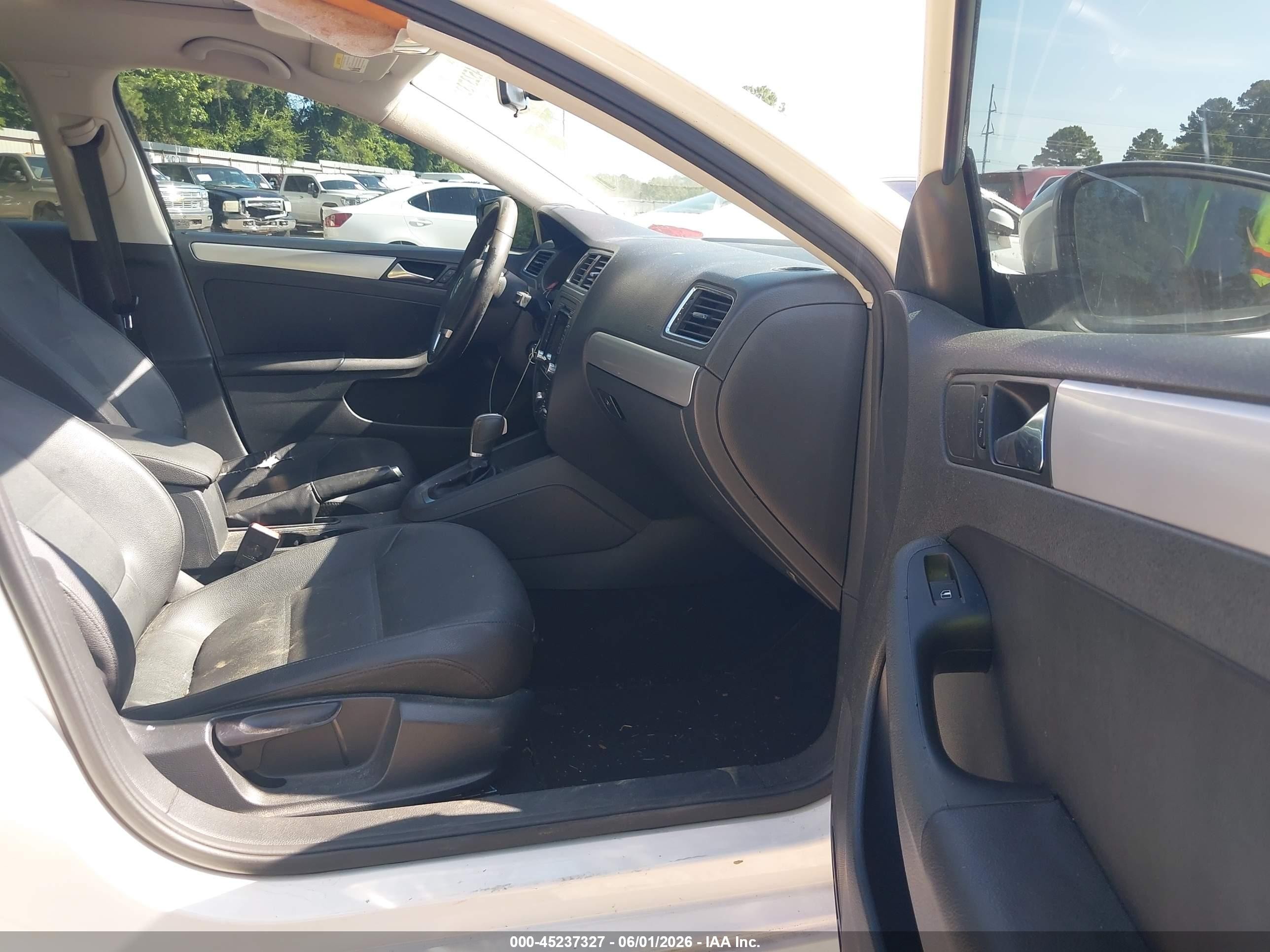 2011 Volkswagen Jetta 2.0l Tdi White vin: 3VWLL7AJ4BM111779