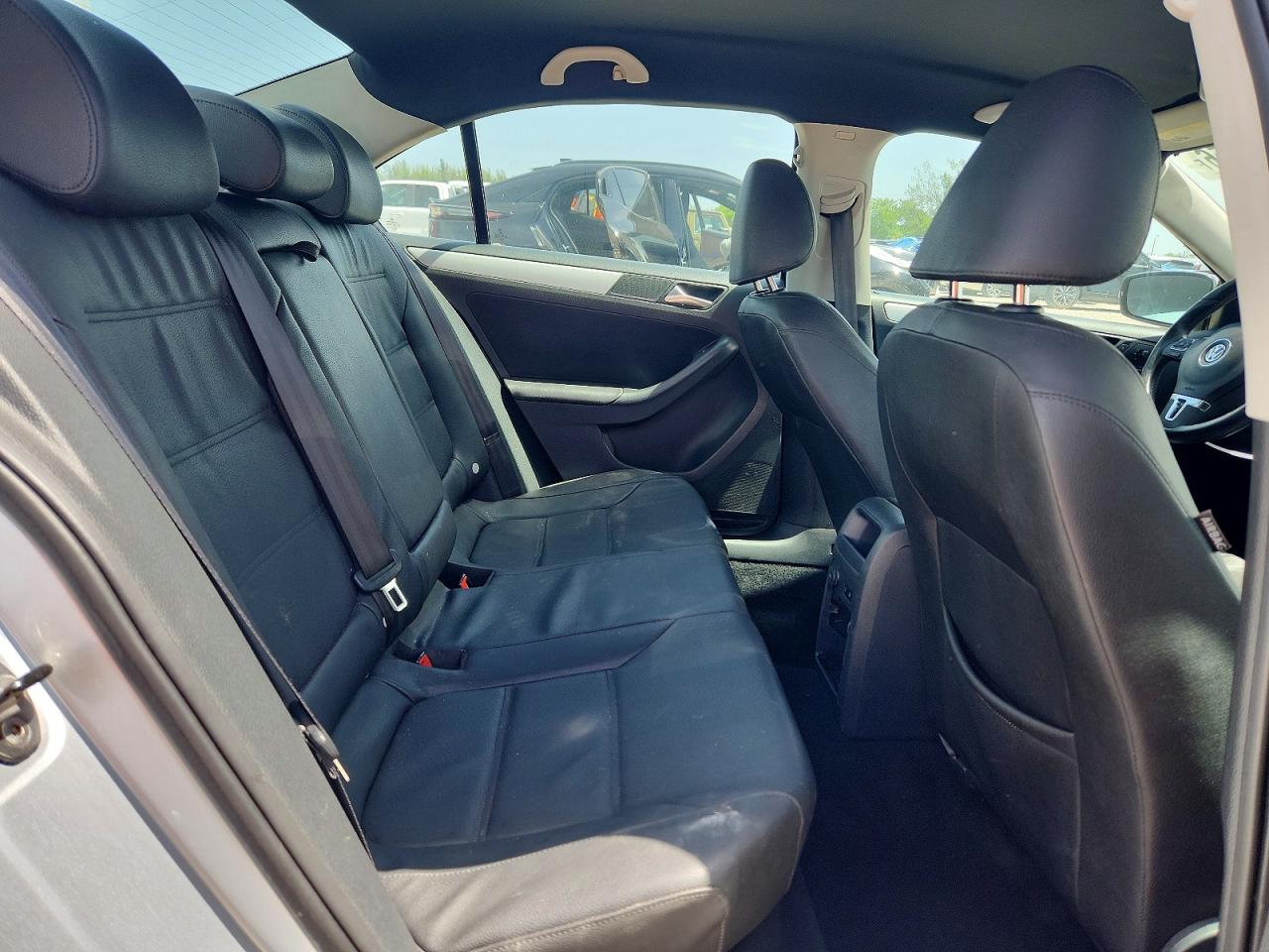 2012 Volkswagen Jetta Tdi Silver vin: 3VWLL7AJ4CM082964