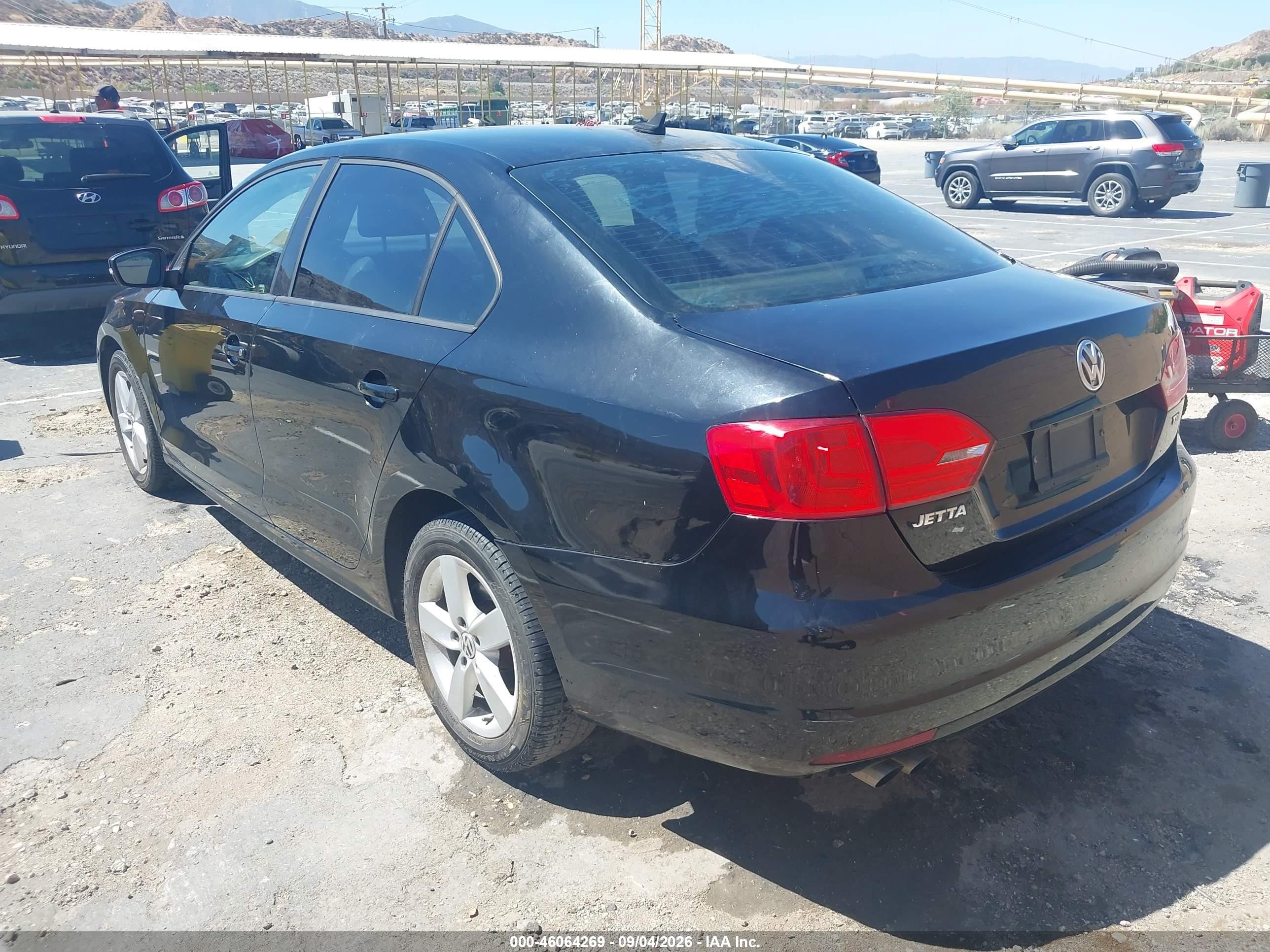 2012 Volkswagen Jetta 2.0l Tdi Черный vin: 3VWLL7AJ4CM338942