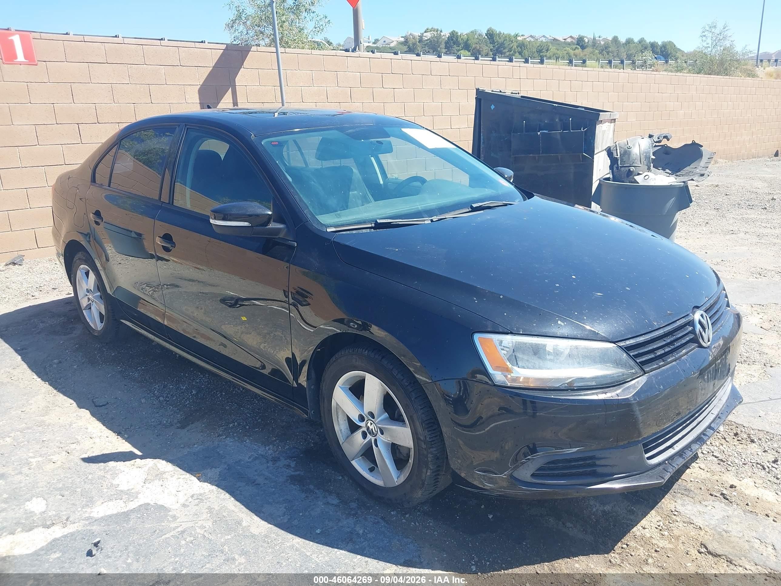 3VWLL7AJ4CM338942