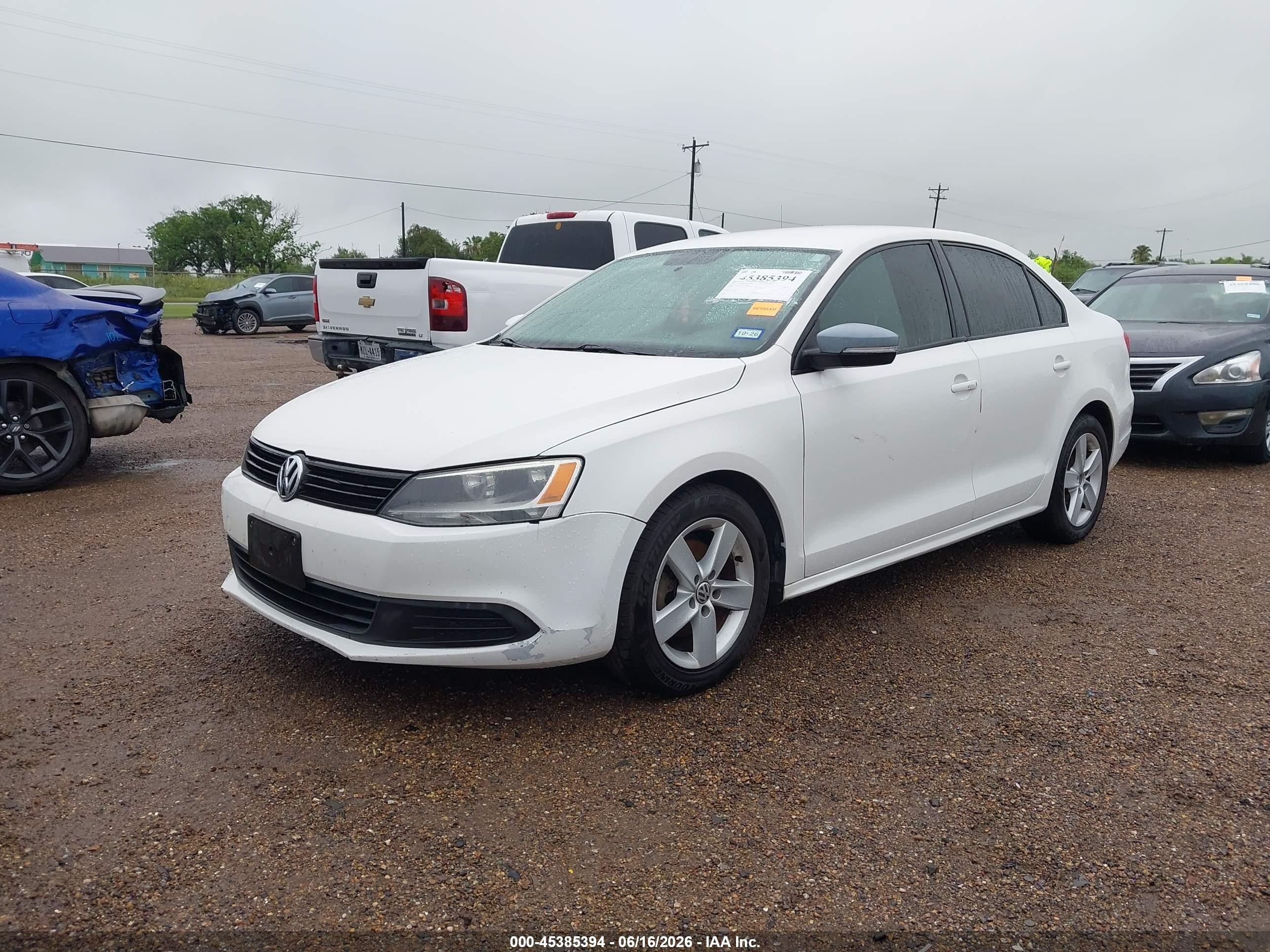2012 Volkswagen Jetta Sedan   White vin: 3VWLL7AJ4CM370662