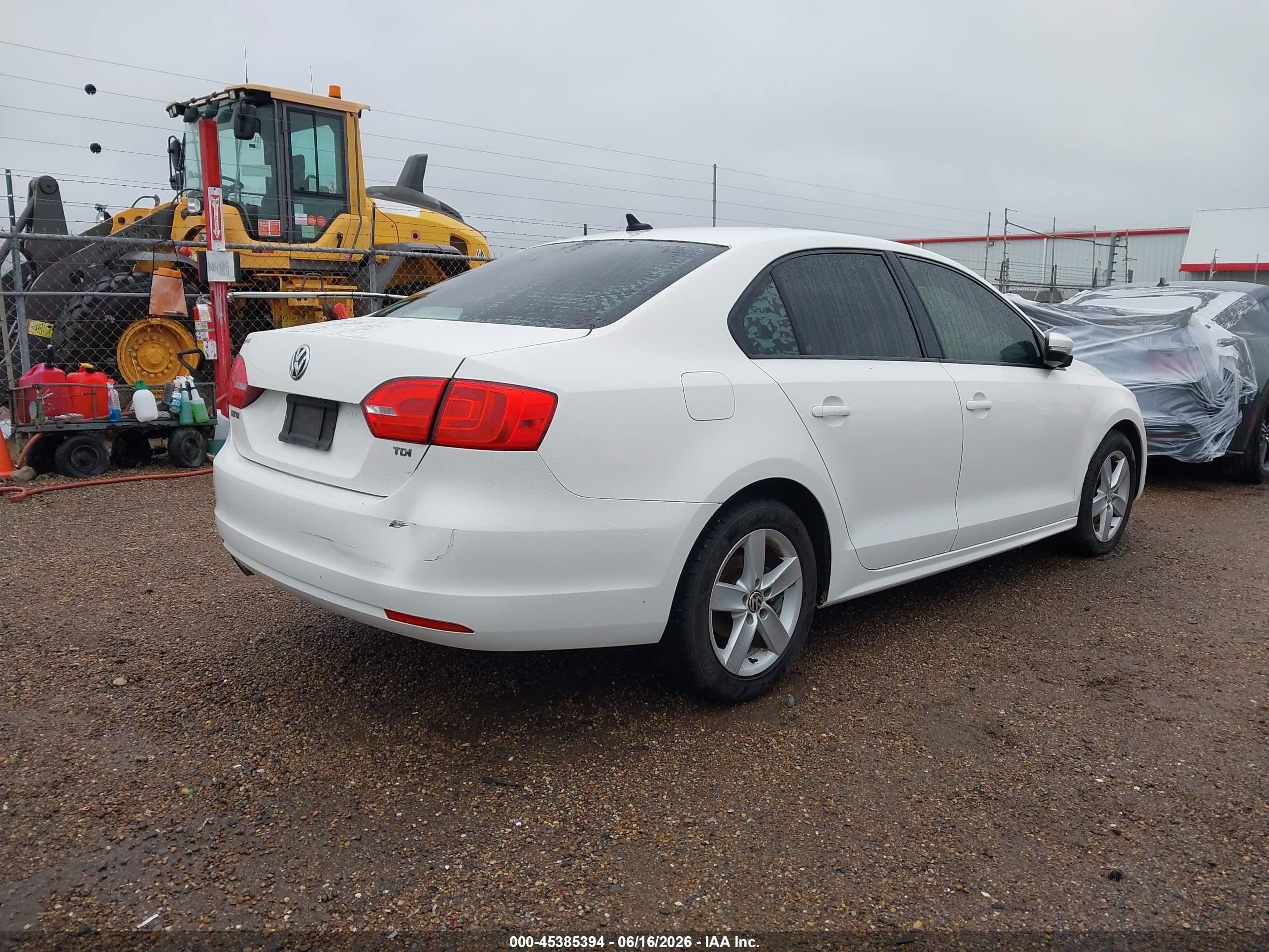 2012 Volkswagen Jetta Sedan   White vin: 3VWLL7AJ4CM370662