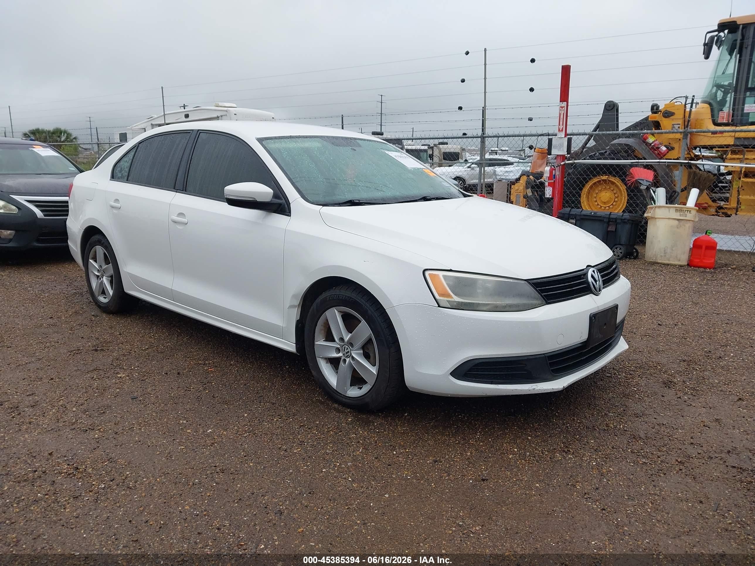 2012 Volkswagen Jetta Sedan   White vin: 3VWLL7AJ4CM370662