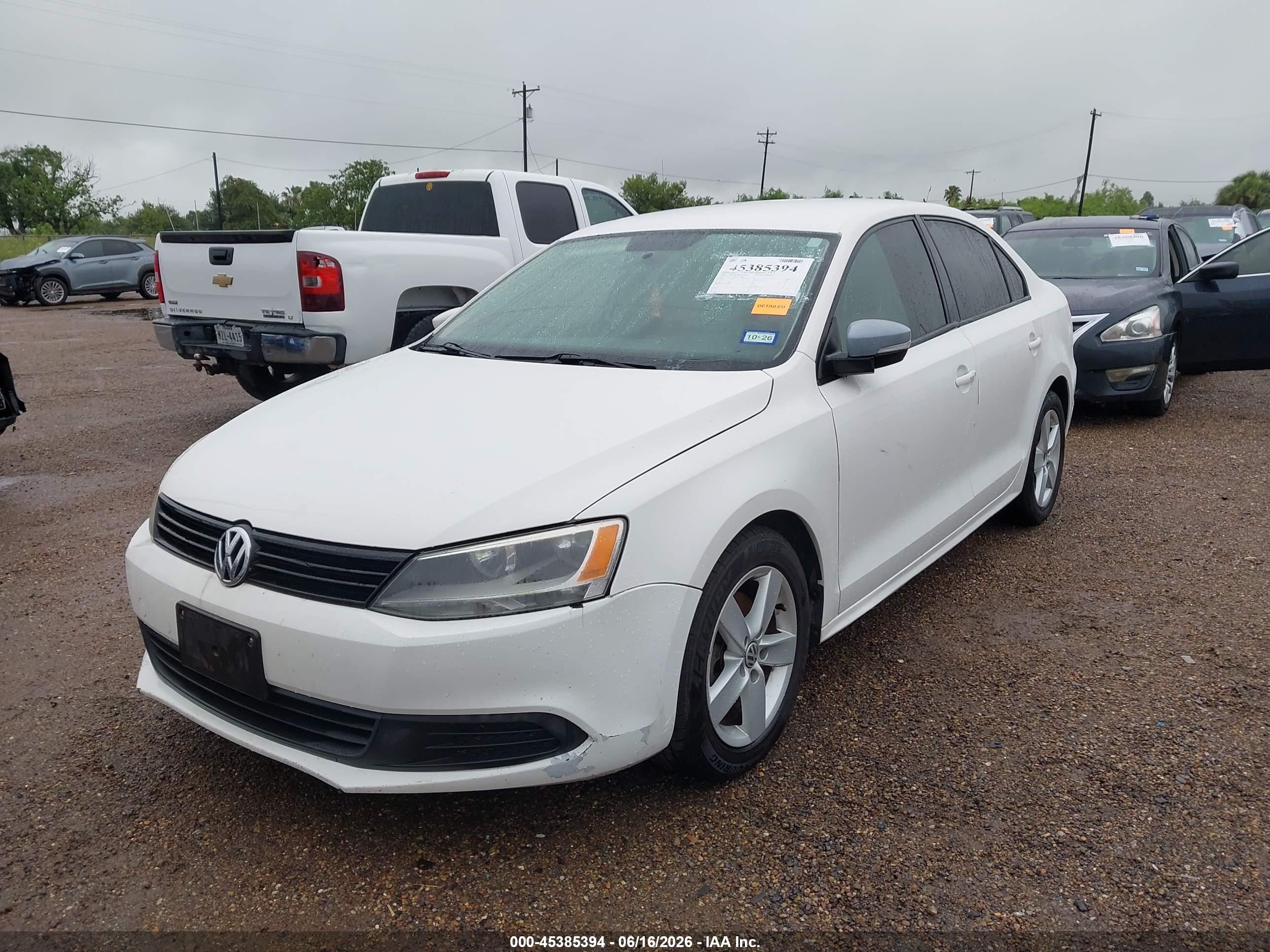 2012 Volkswagen Jetta Sedan   White vin: 3VWLL7AJ4CM370662