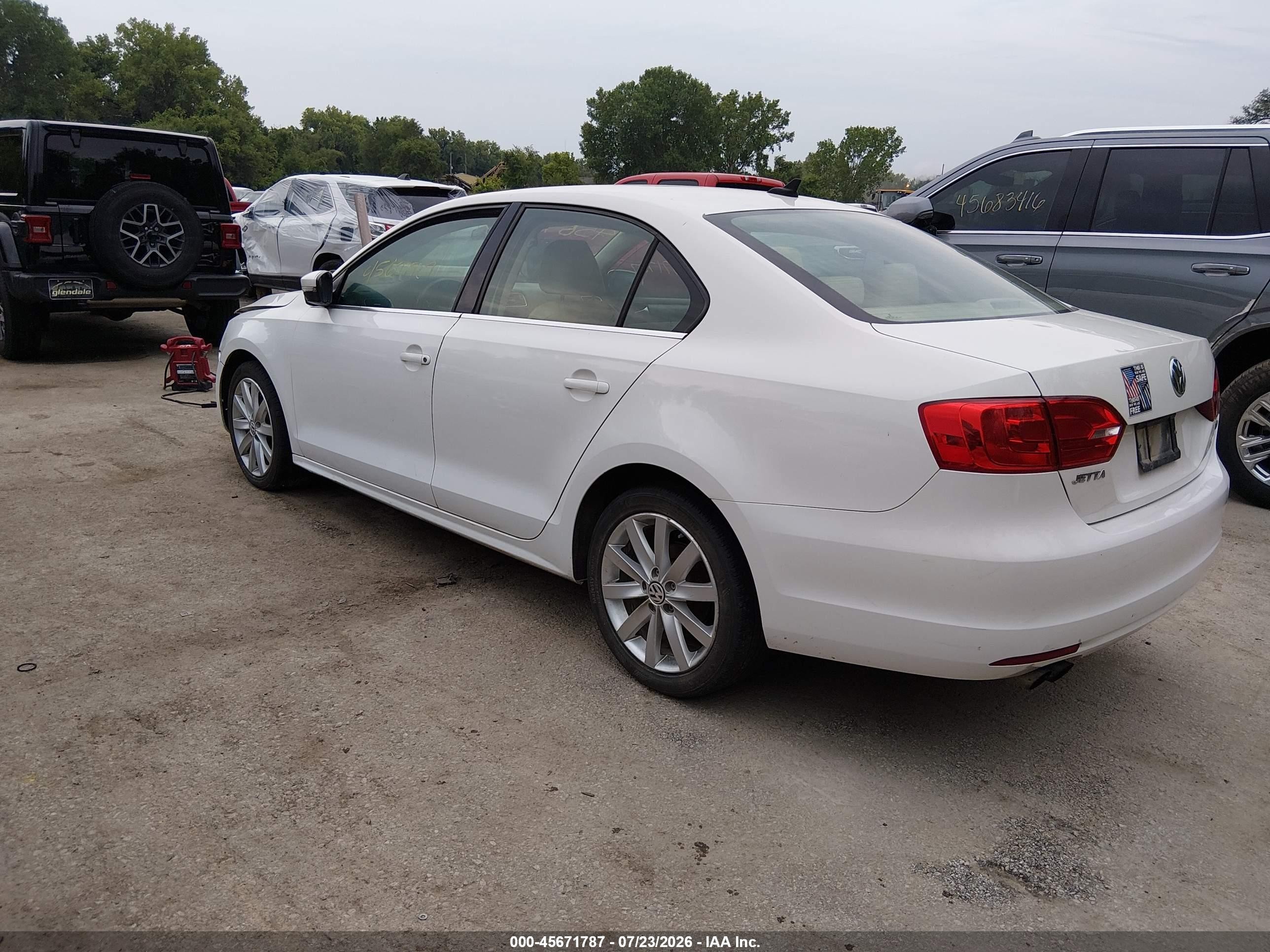 2013 Volkswagen Jetta 2.0l Tdi White vin: 3VWLL7AJ4DM273432